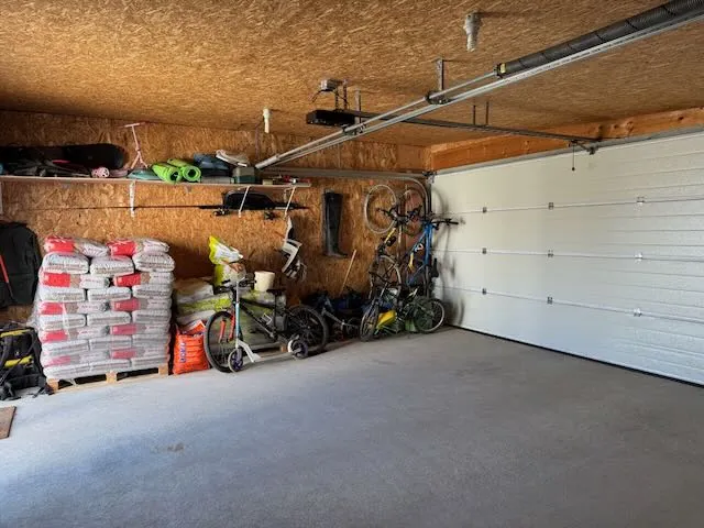 Maison moderne avec piscine, 4 chambres et grand jardin à La Chapelle Thémér 