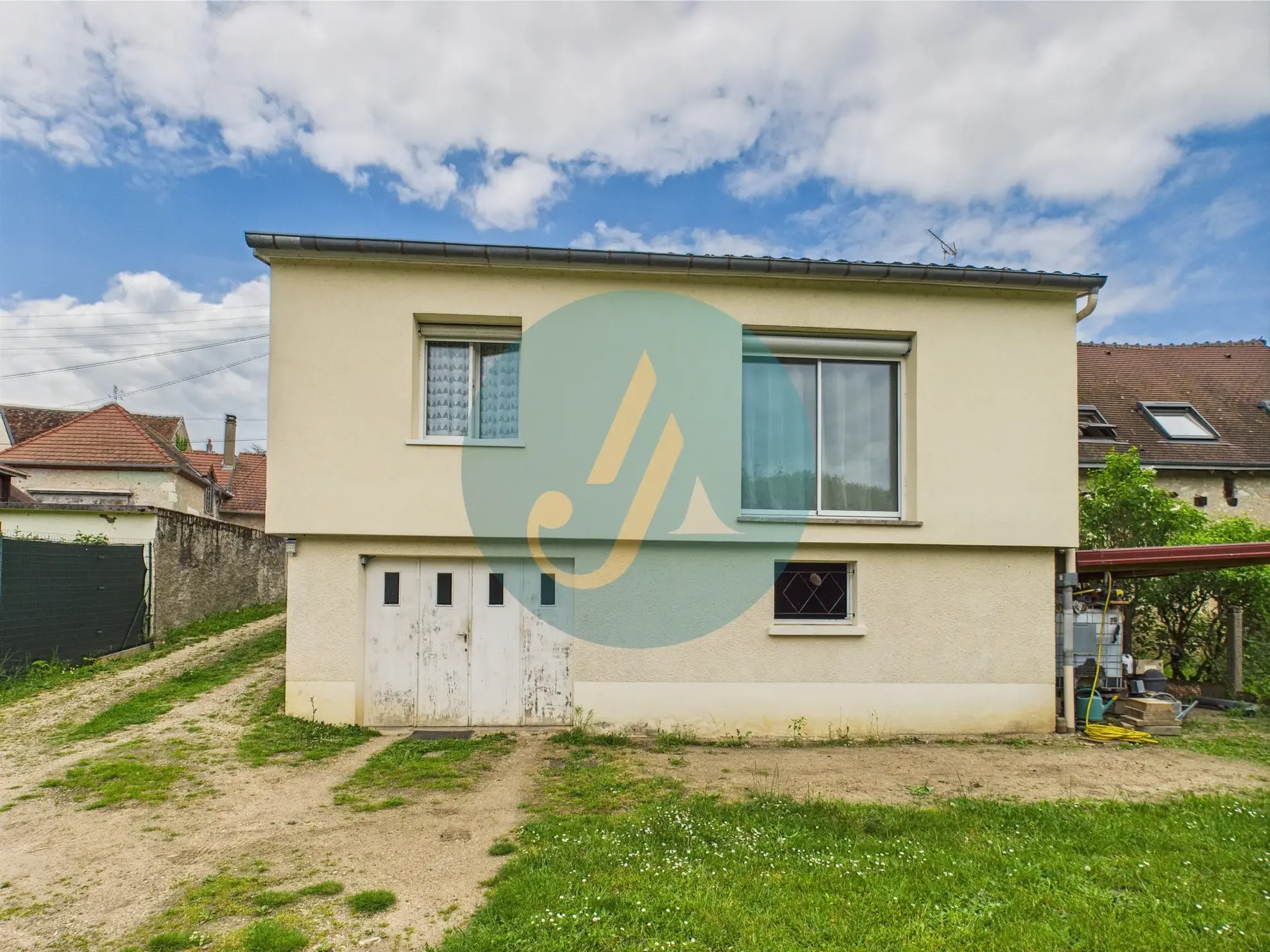 Maison lumineuse de 63m² avec sous-sol et terrain clos à Chatillon-sur-Loire 