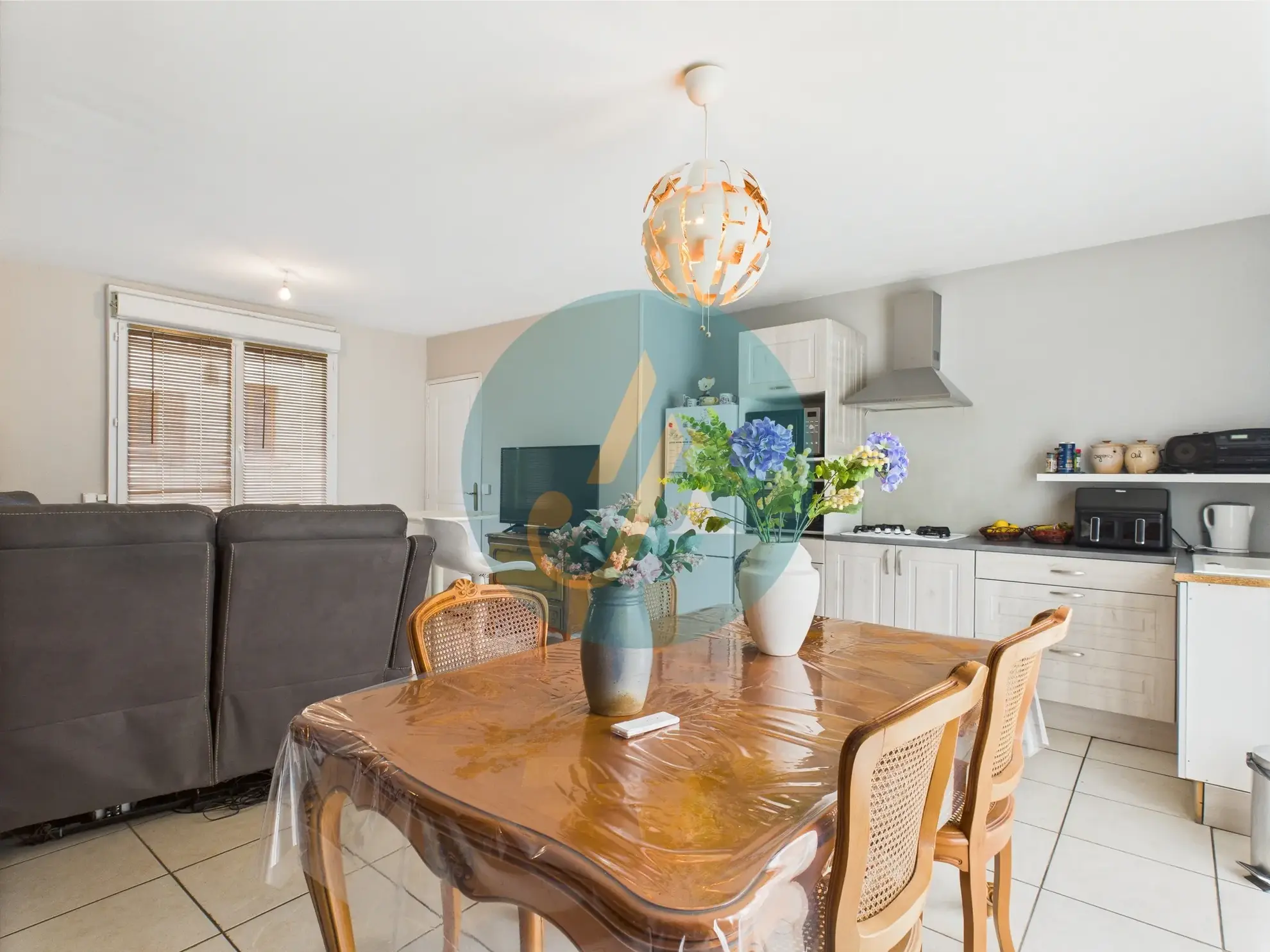 Maison lumineuse de 63m² avec sous-sol et terrain clos à Chatillon-sur-Loire 