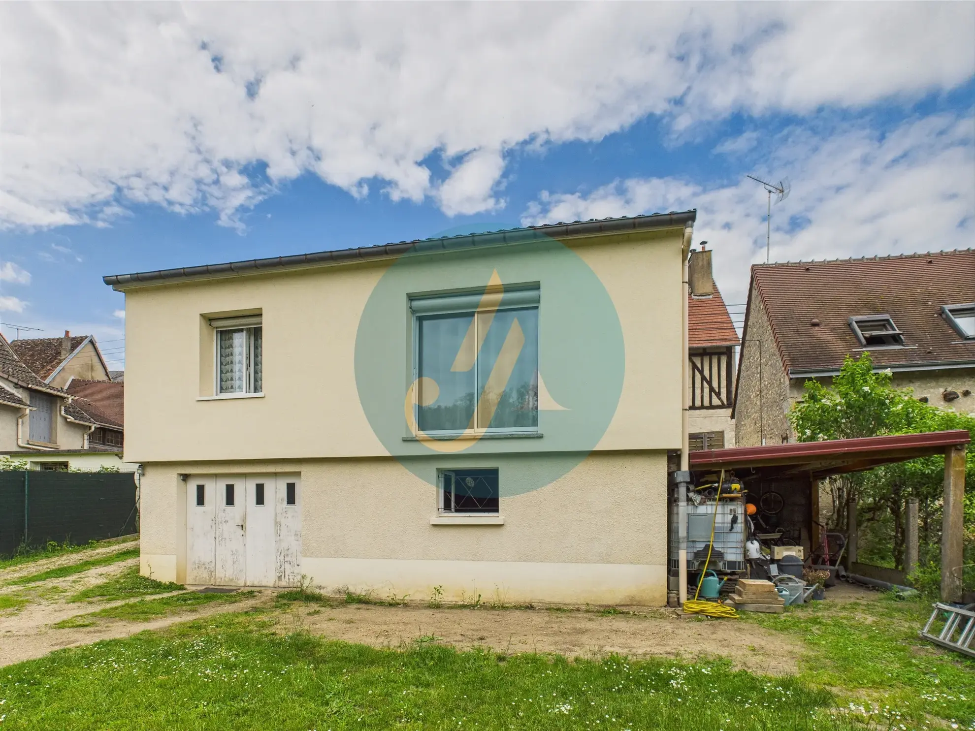 Maison lumineuse de 63m² avec sous-sol et terrain clos à Chatillon-sur-Loire 