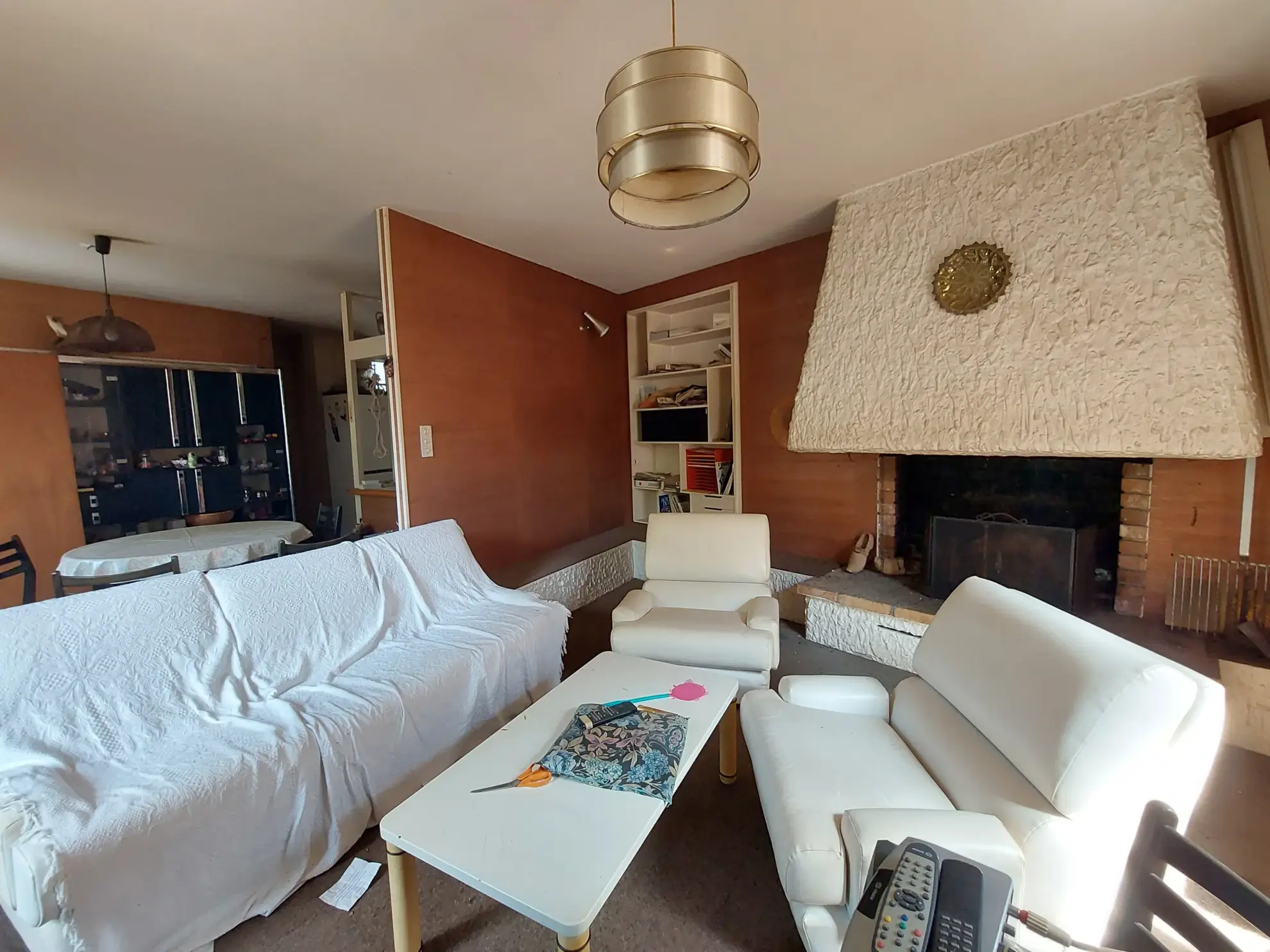 Maison de village à rénover avec local commercial en centre-ville à Brusque 