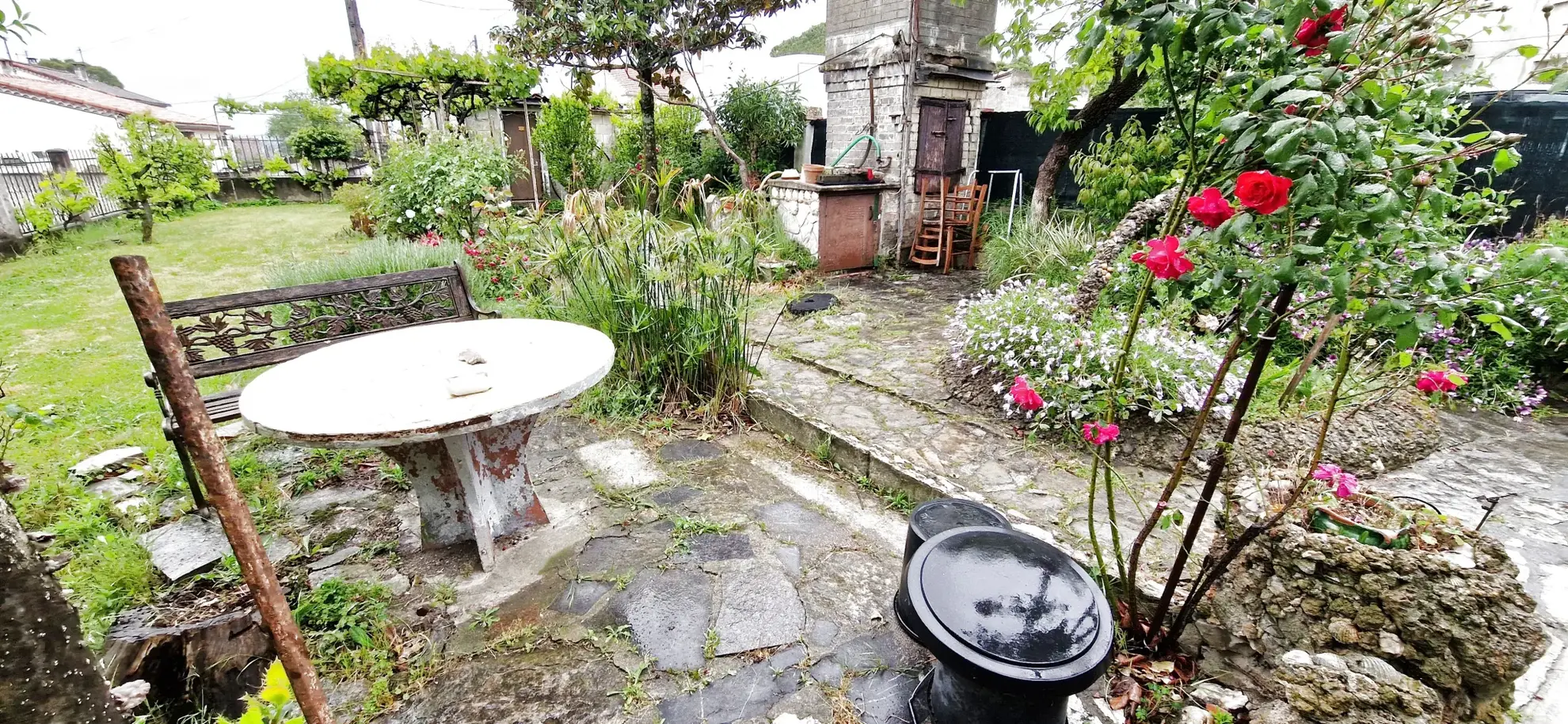 Charmante maison de village avec jardin à Saint-Julien-les-Rosiers, proche d'Alès 