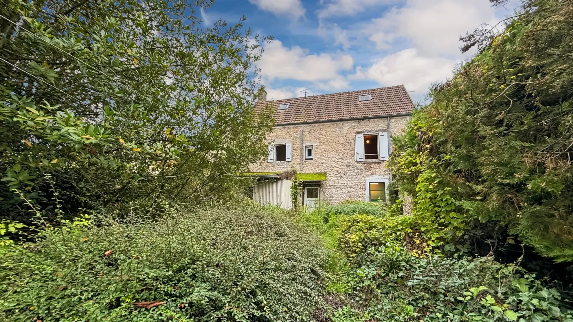 Maison à vendre de 97 m2 à Etampes avec jardin, à rénover proche du centre-ville