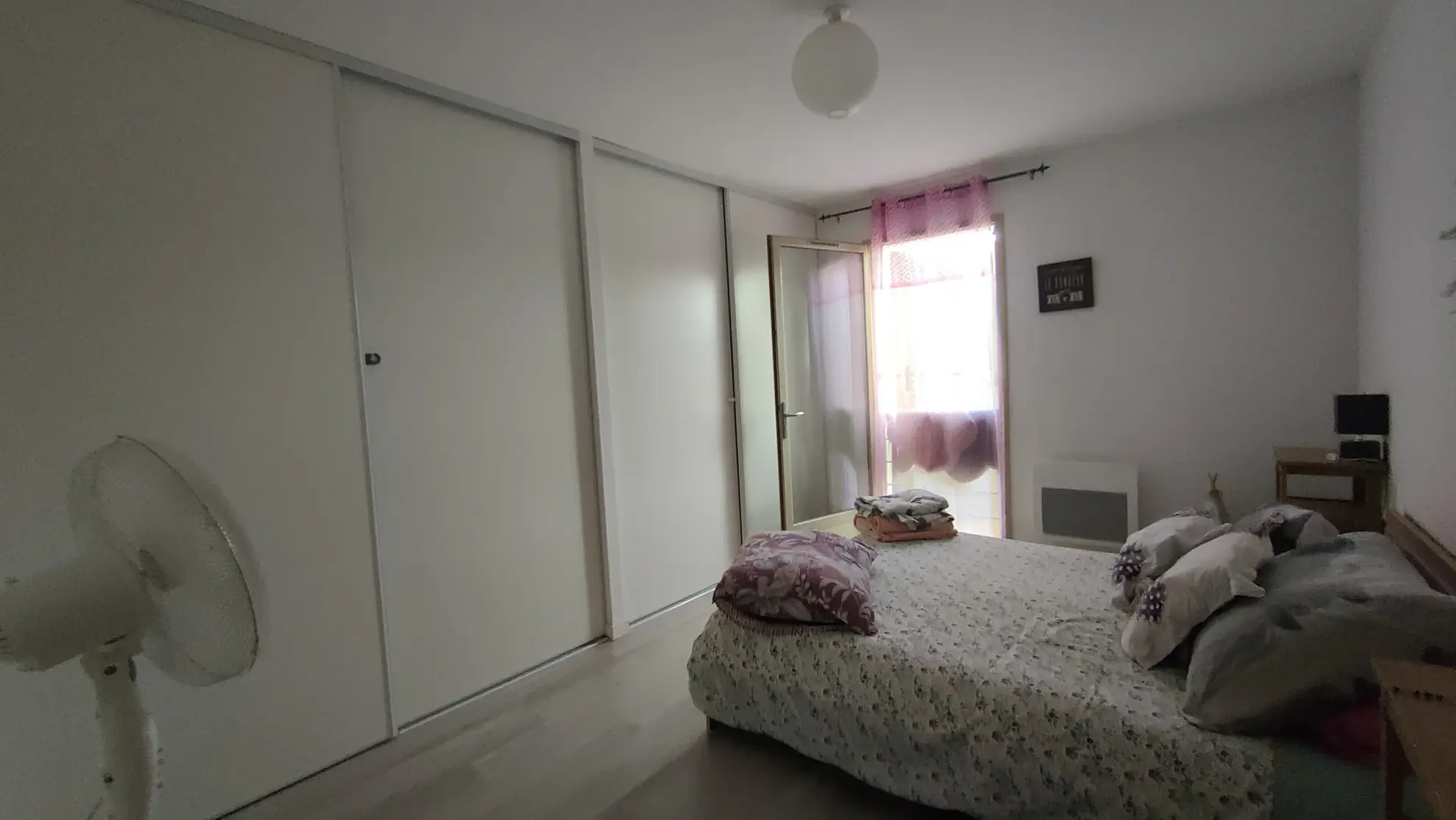 Maison de village avec terrasse et jardin près des commodités à Plat-Amberie 