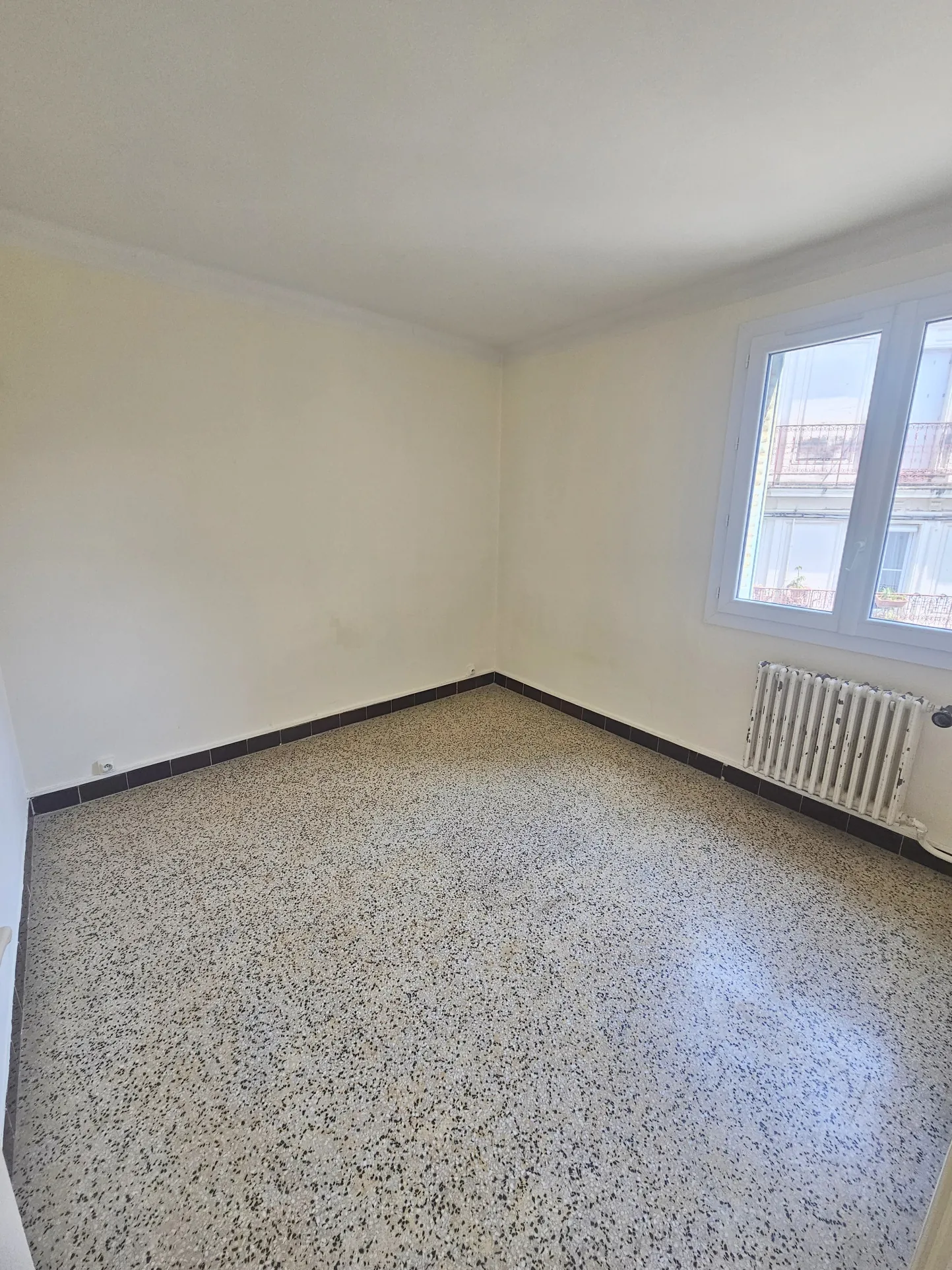 Appartement T3 lumineux de 50m² avec cave à Montpellier Écusson 