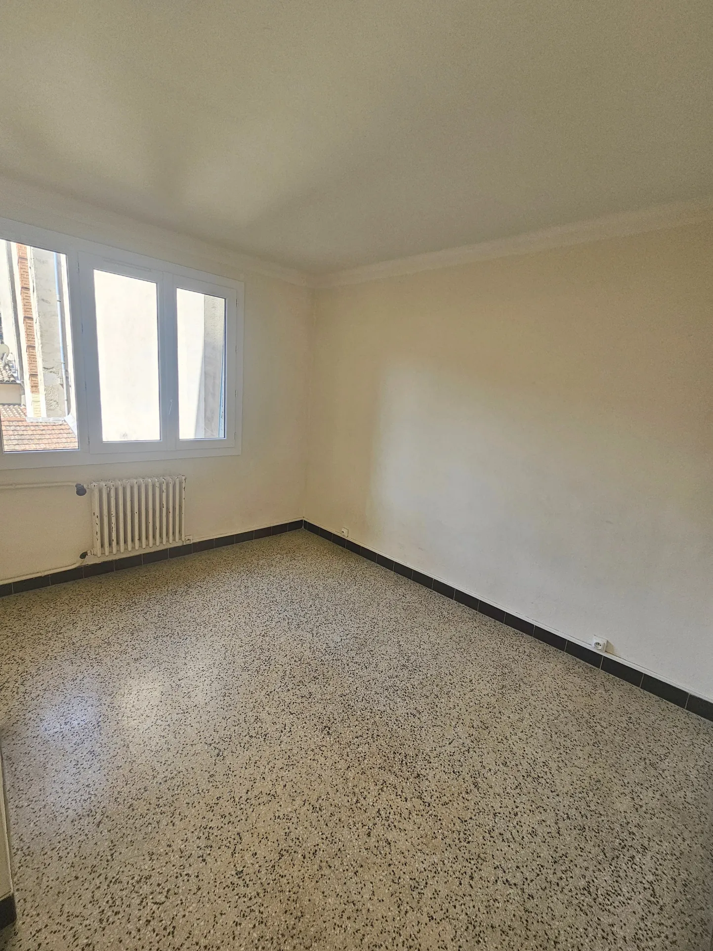 Appartement T3 lumineux de 50m² avec cave à Montpellier Écusson 