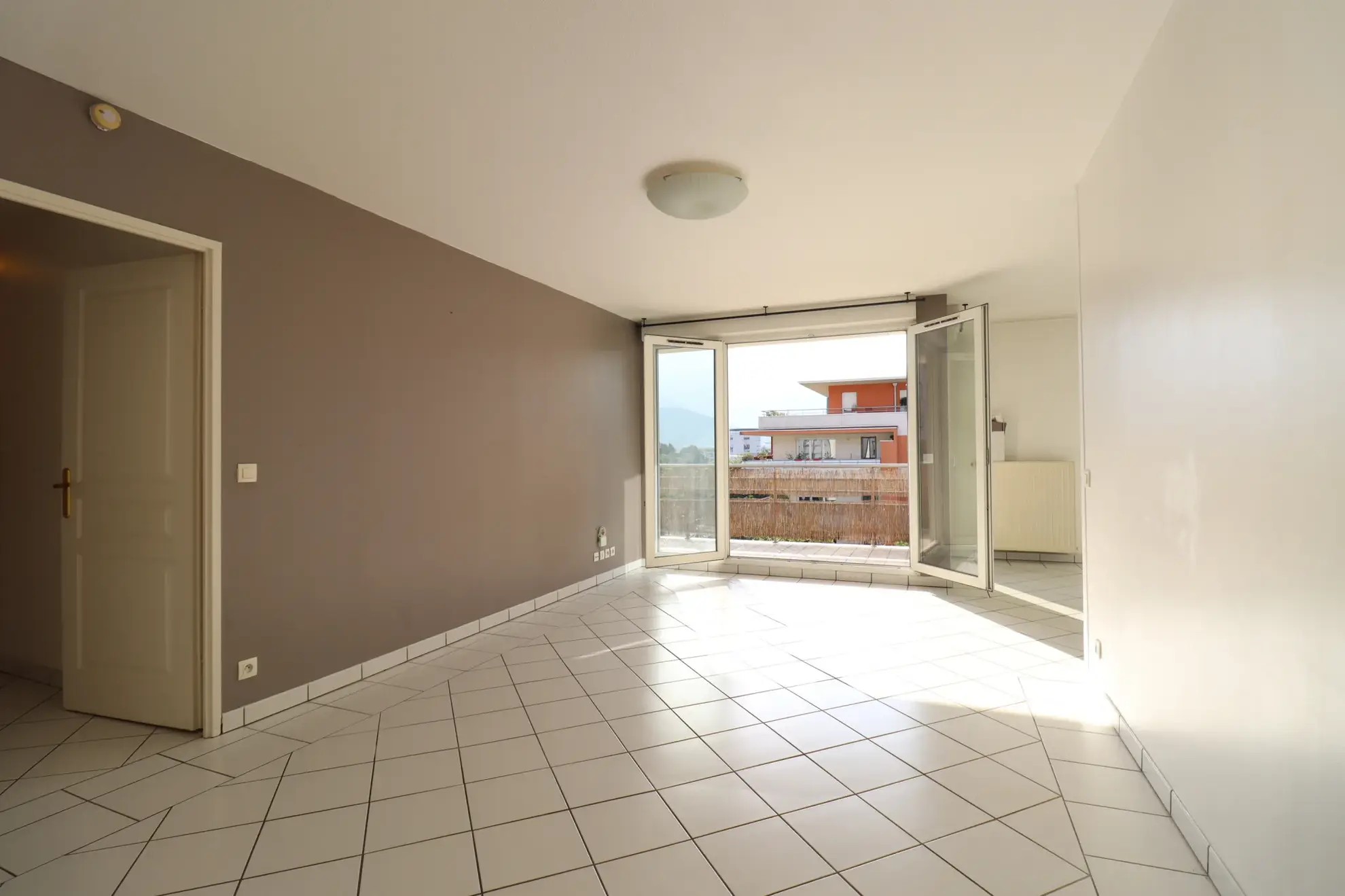 Appartement T3 lumineux avec terrasse et parking à Échirolles Franche-Verte 