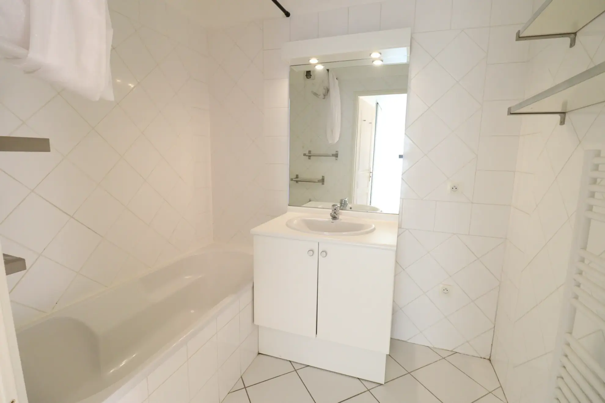 Appartement T3 lumineux avec terrasse et parking à Échirolles Franche-Verte 