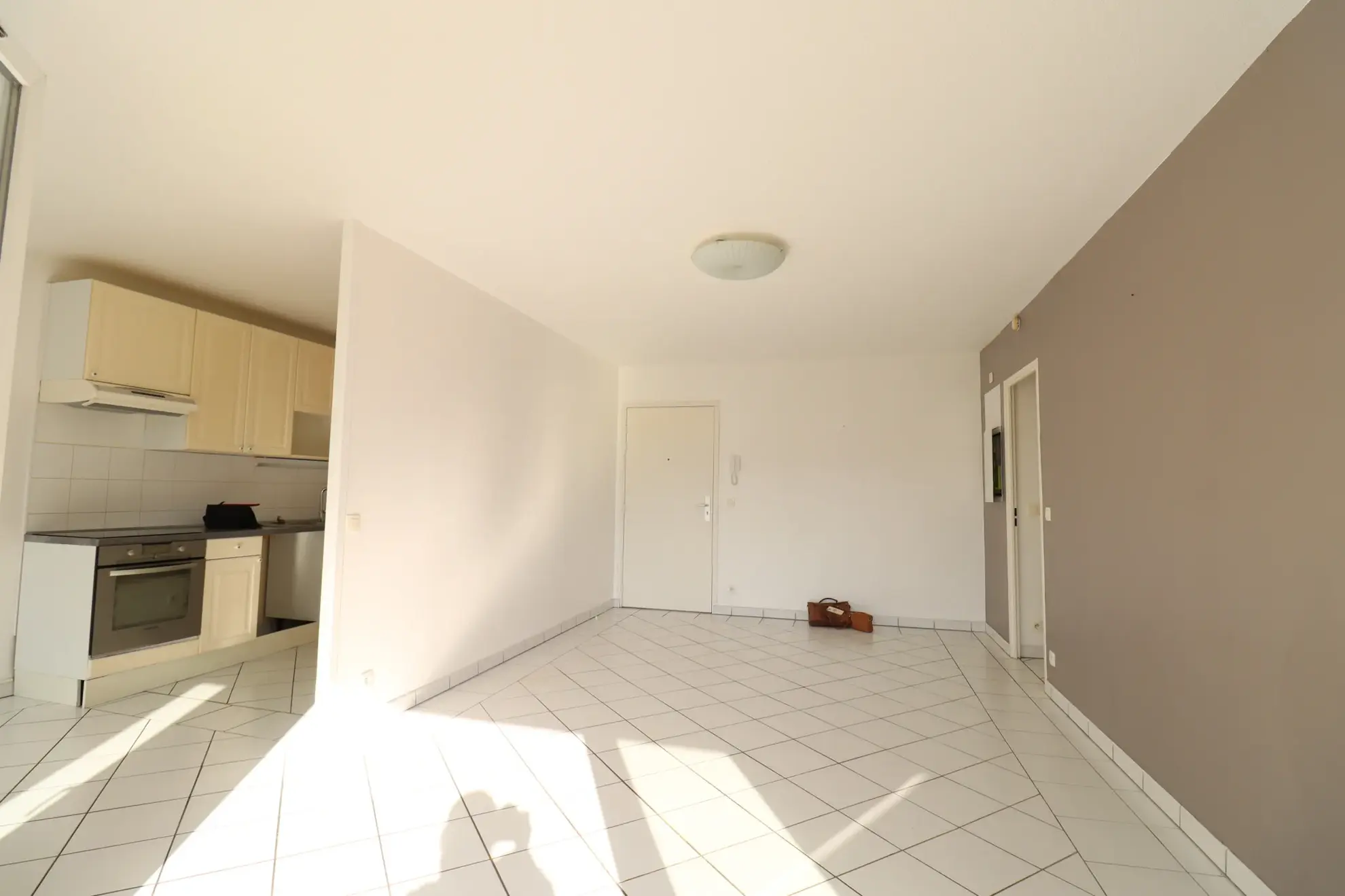 Appartement T3 lumineux avec terrasse et parking à Échirolles Franche-Verte 