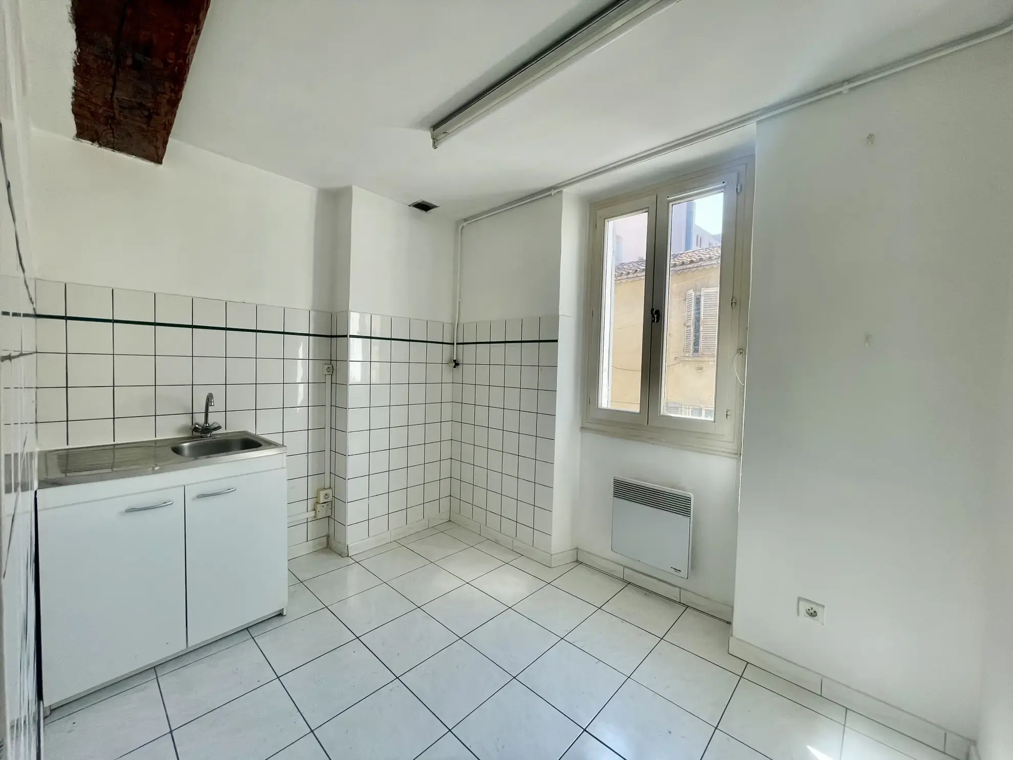 Appartement T3 de 51m² à Toulon avec 2 chambres et cuisine indépendante 