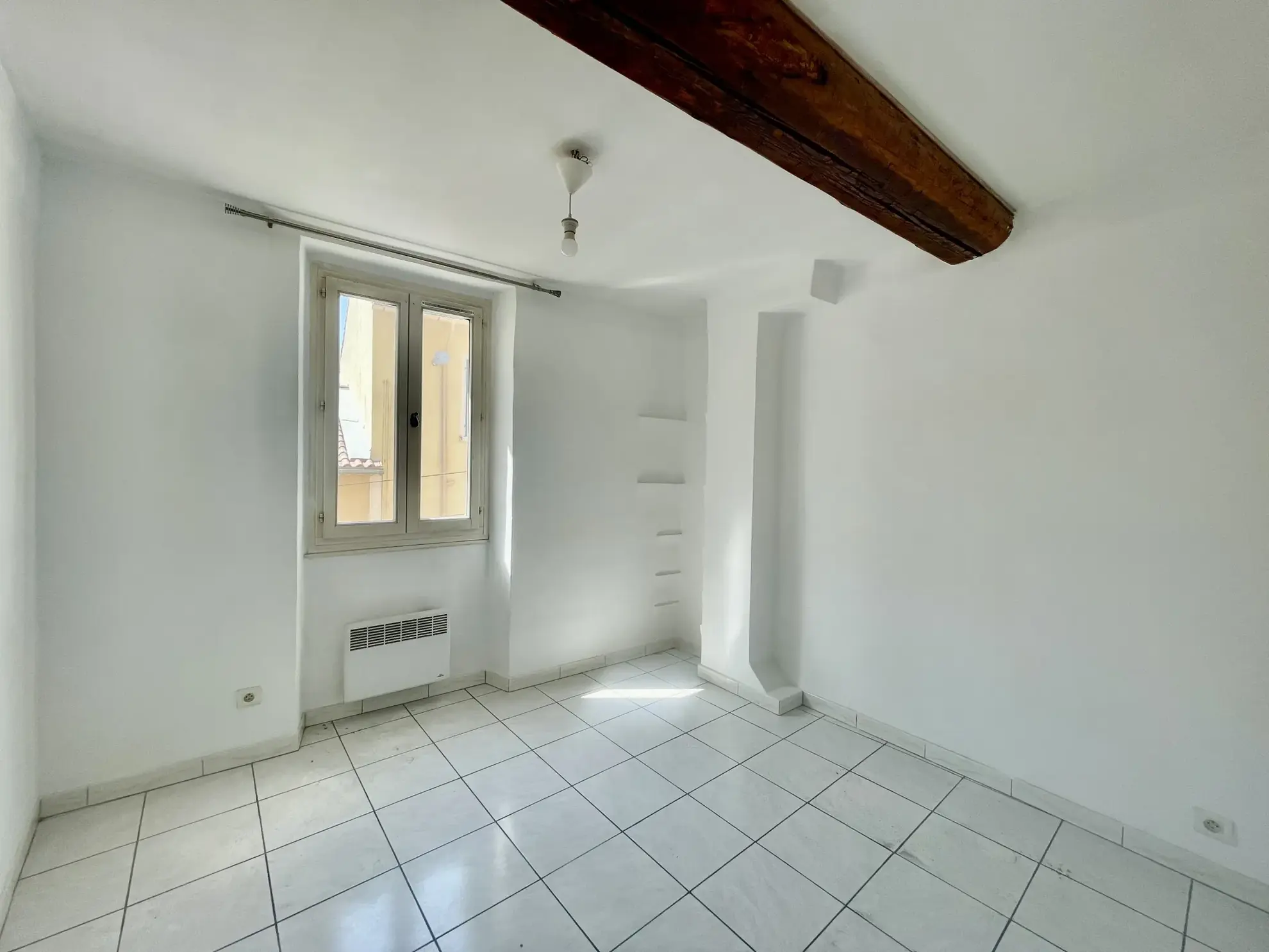 Appartement T3 de 51m² à Toulon avec 2 chambres et cuisine indépendante 