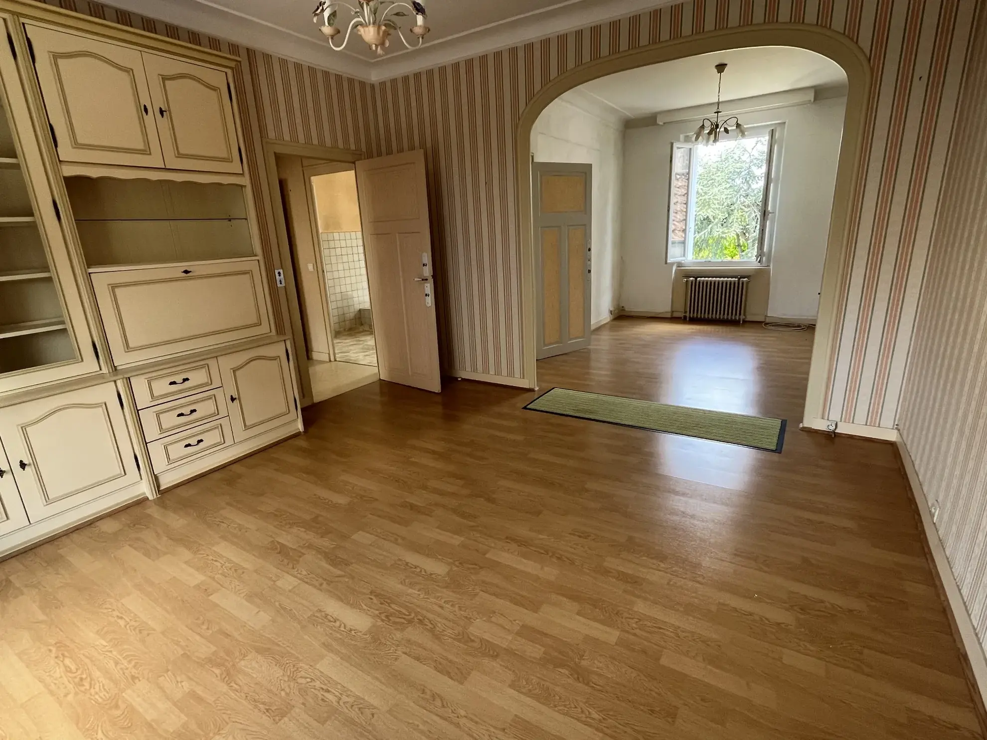 Maison à Thouars de 93 m² avec jardin, garage et 3 chambres proche commerces 