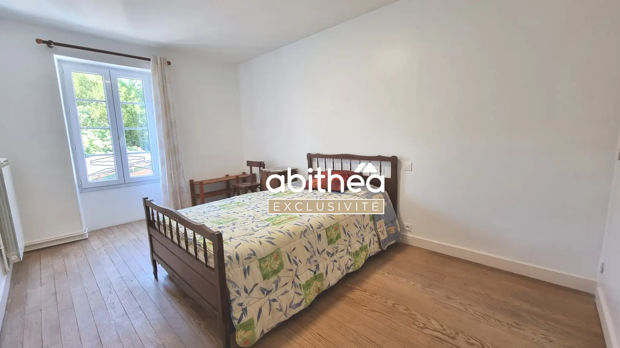 Ensemble immobilier charentaises à Nieul-le-Virouil avec grand terrain 