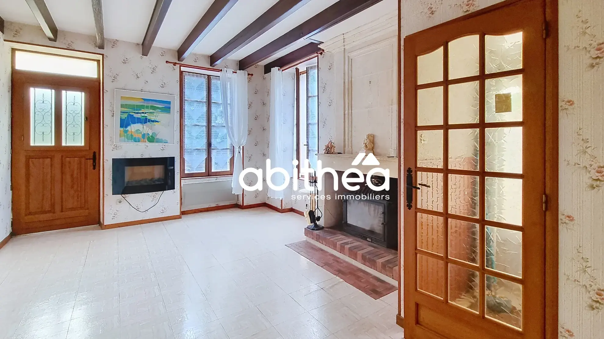 Ensemble immobilier charentaises à Nieul-le-Virouil avec grand terrain 