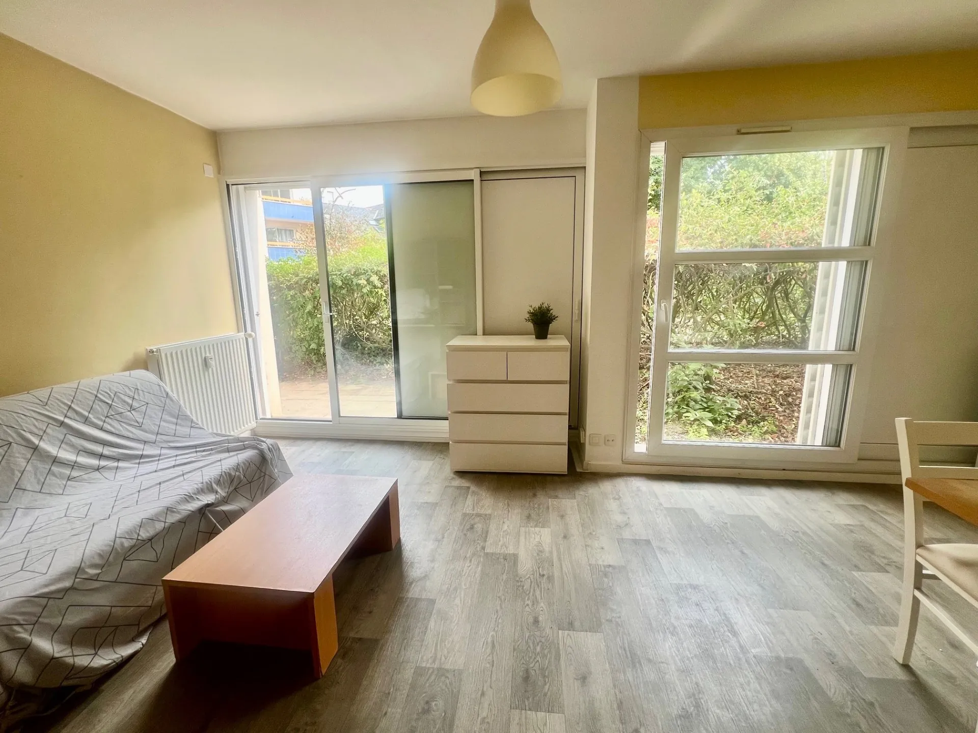 Studio 25,50 m² à Rennes Centre, Quai de la Prévalaye avec parking privé 