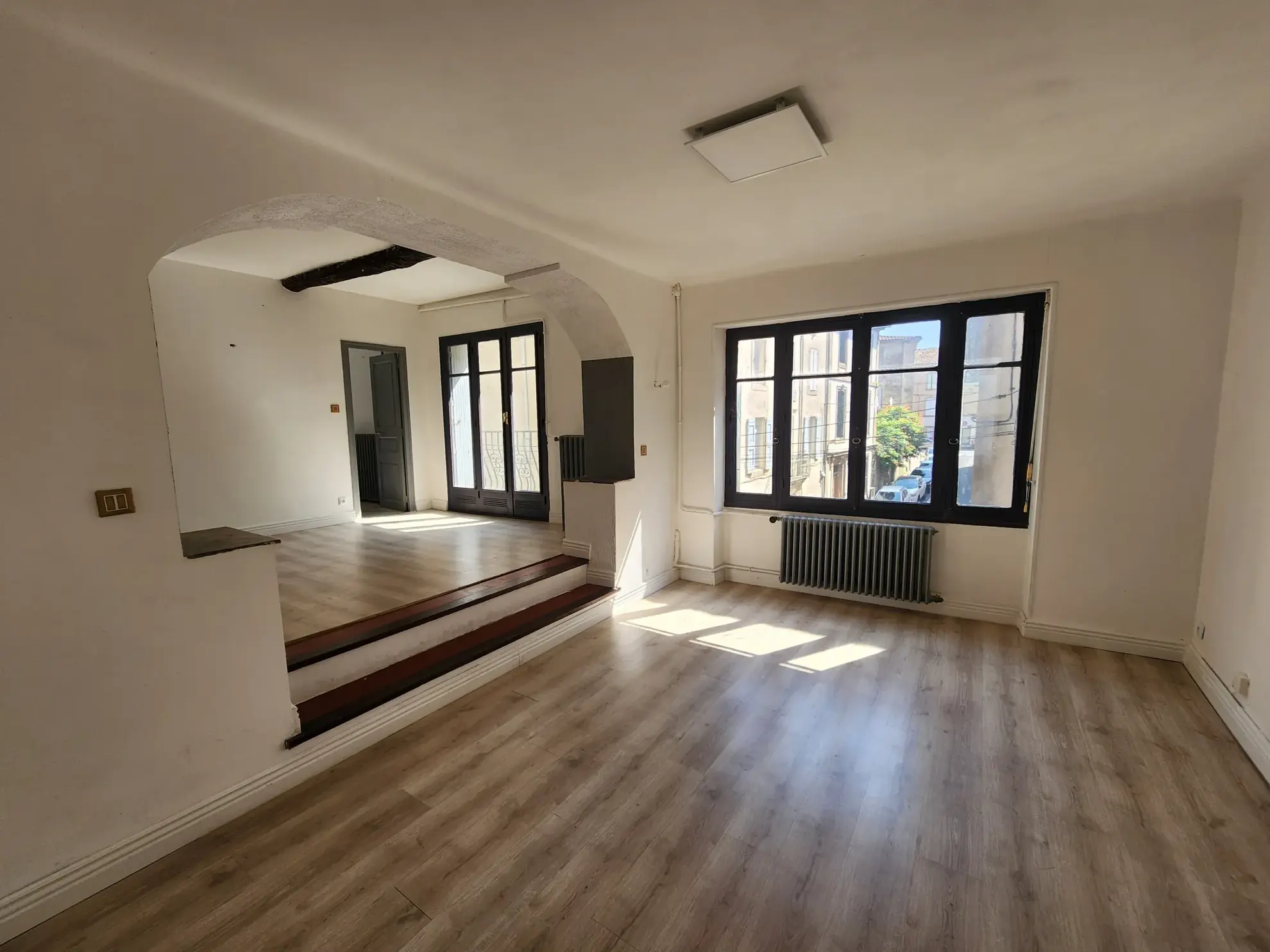 Appartement 3 pièces de 114 m² avec balcons, garage et cave à Lodève