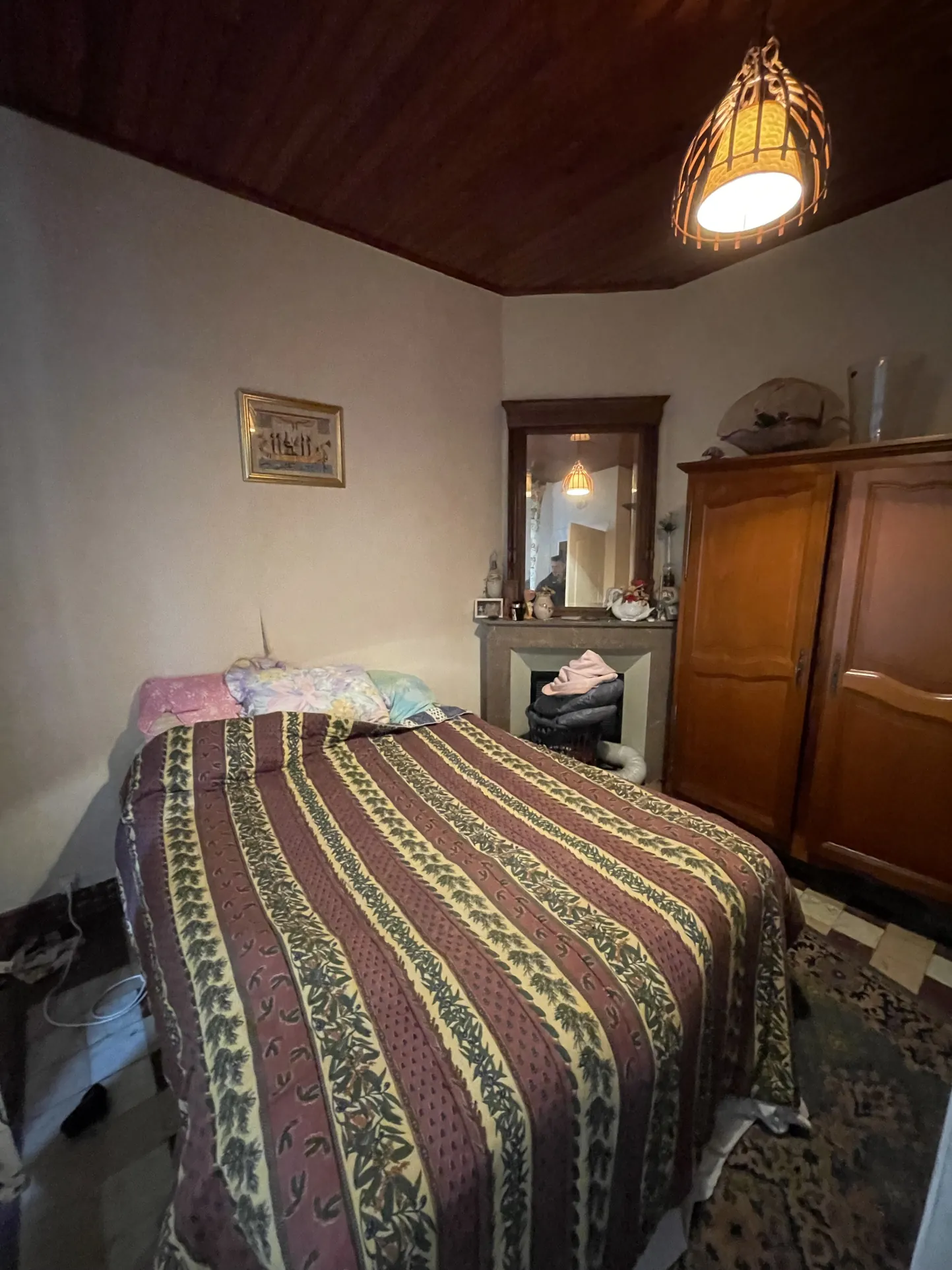 Maison en pierre avec dépendance et terrain arboré à Generargues 