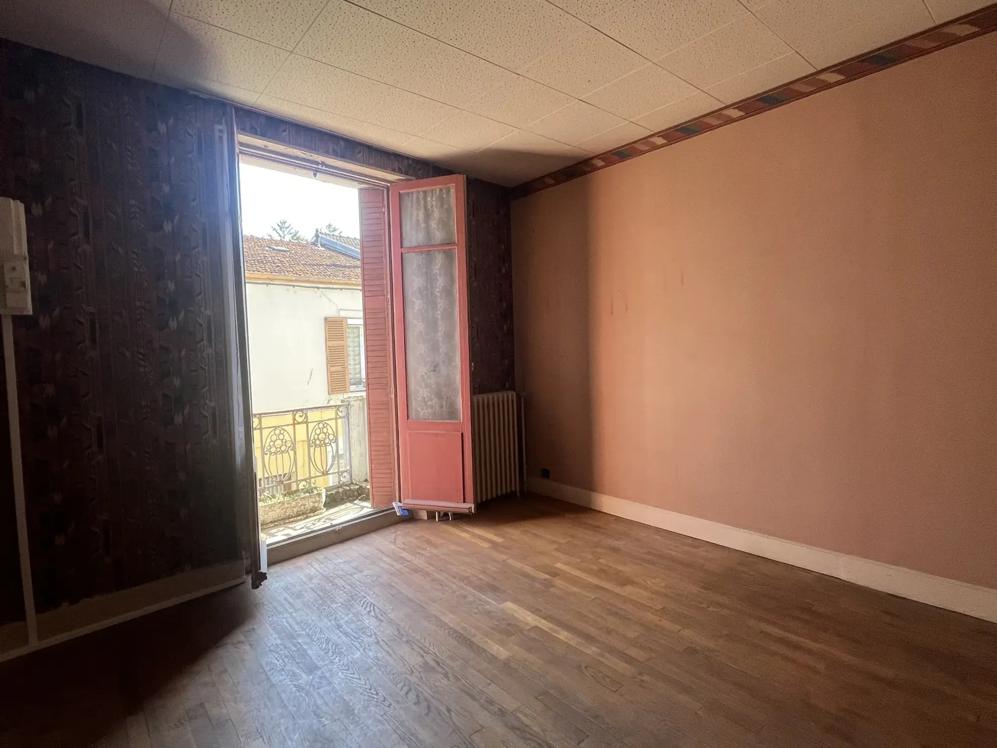 Charmante maison de ville 186 m² avec jardin et vue dégagée à Bourbonne-les-Bains 