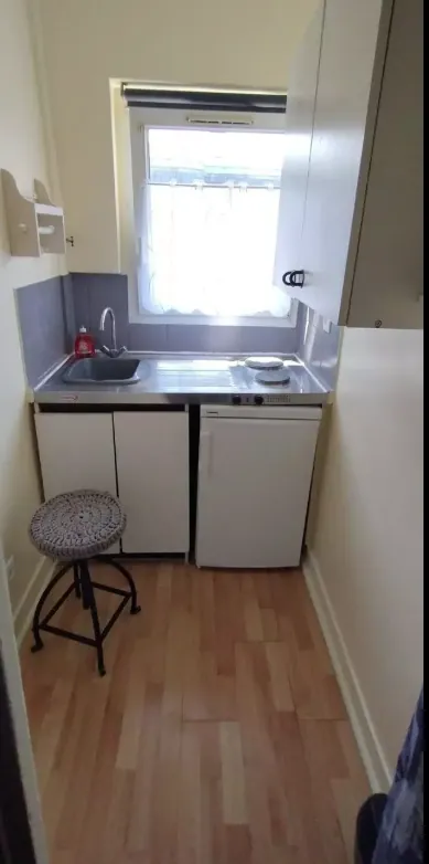 Studio lumineux de 17 m² à vendre à Paris 17e, proche Arc de Triomphe 