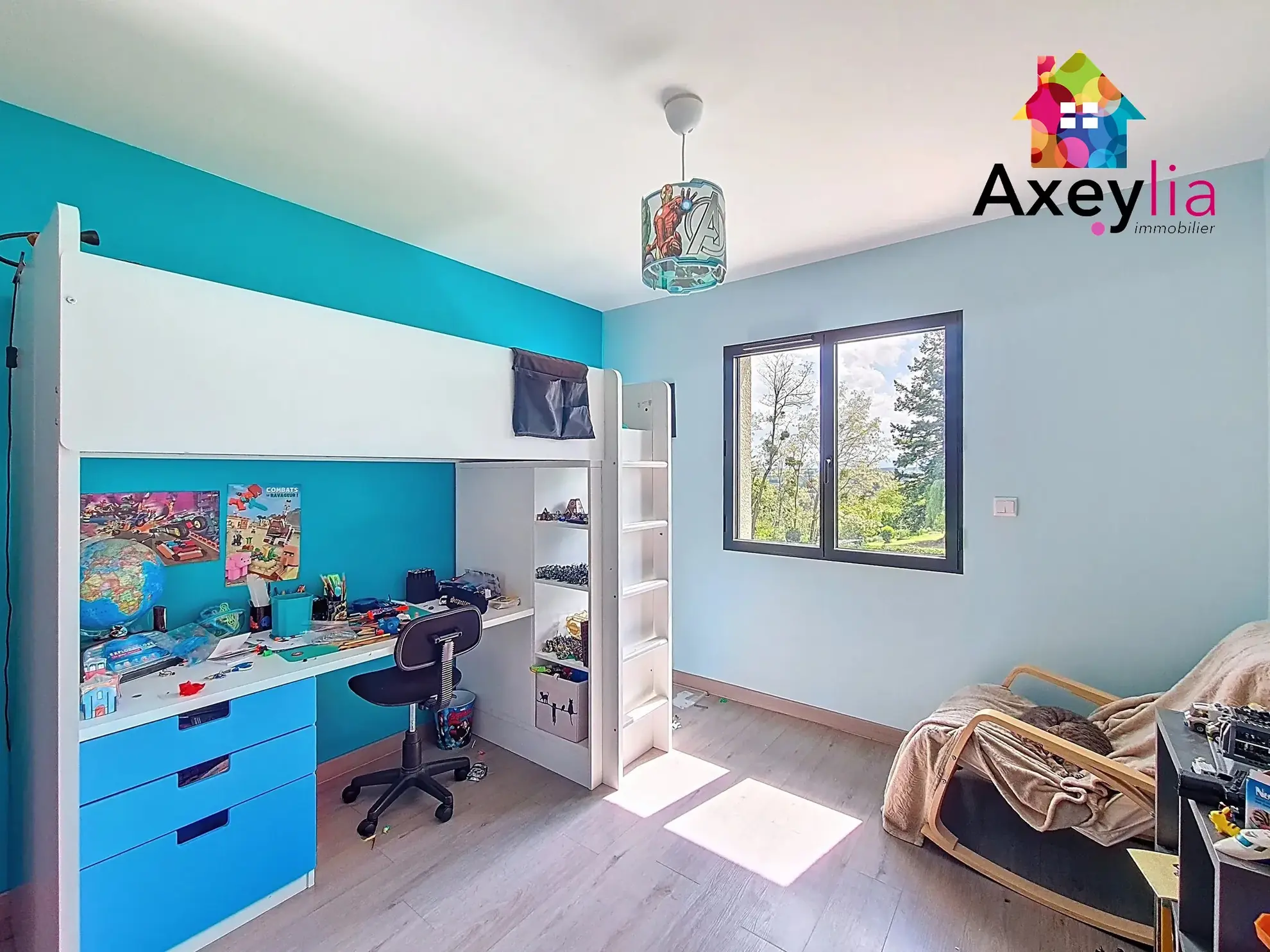 Maison moderne à vendre à Pouilly-sous-Charlieu avec grand terrain et terrasse 