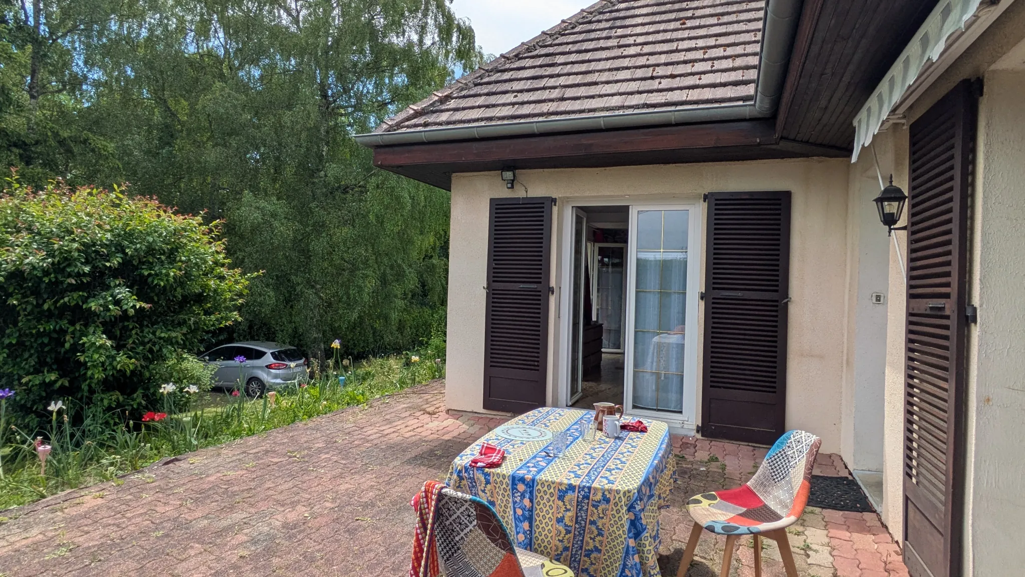 Maison individuelle avec 3 chambres et terrain de 2300m² à Bans 