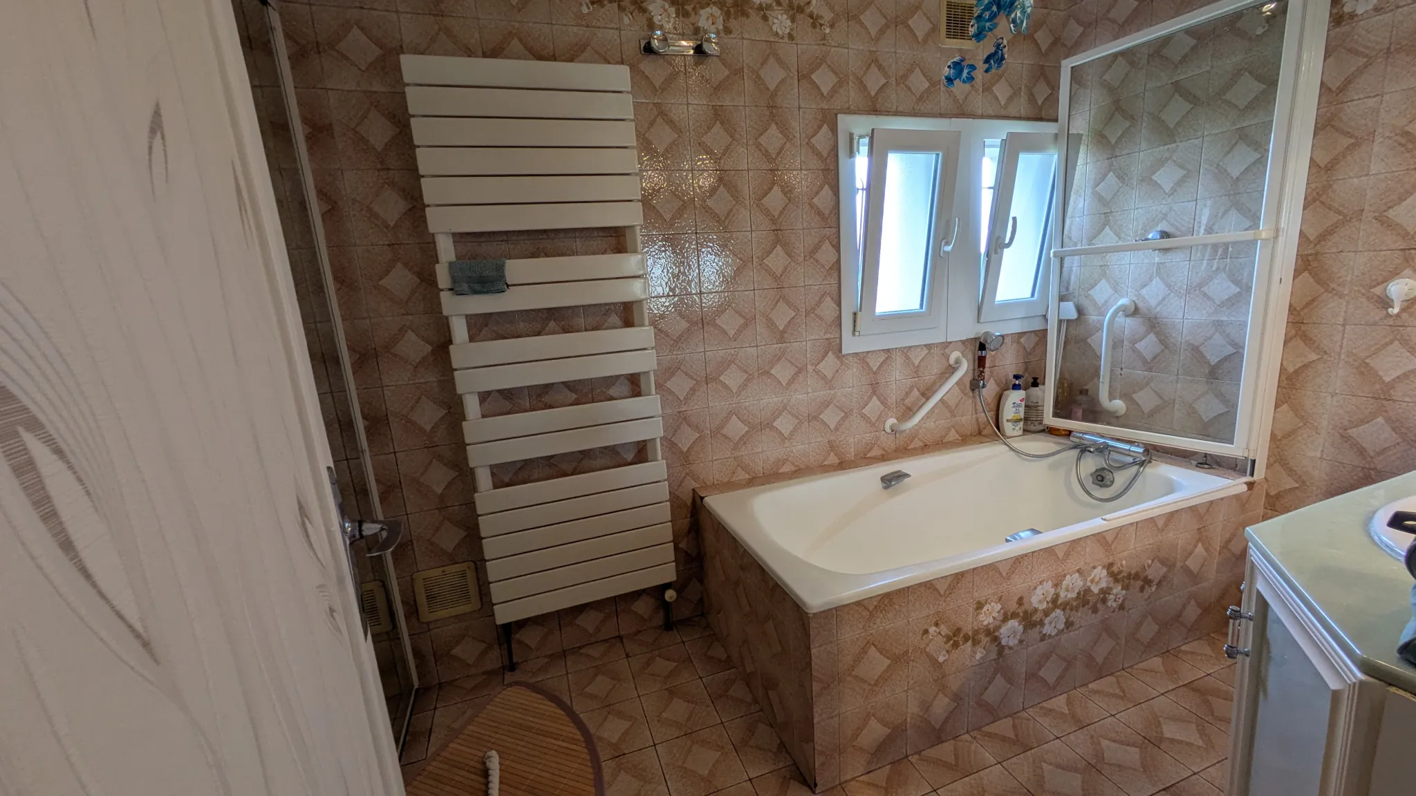 Maison individuelle avec 3 chambres et terrain de 2300m² à Bans 