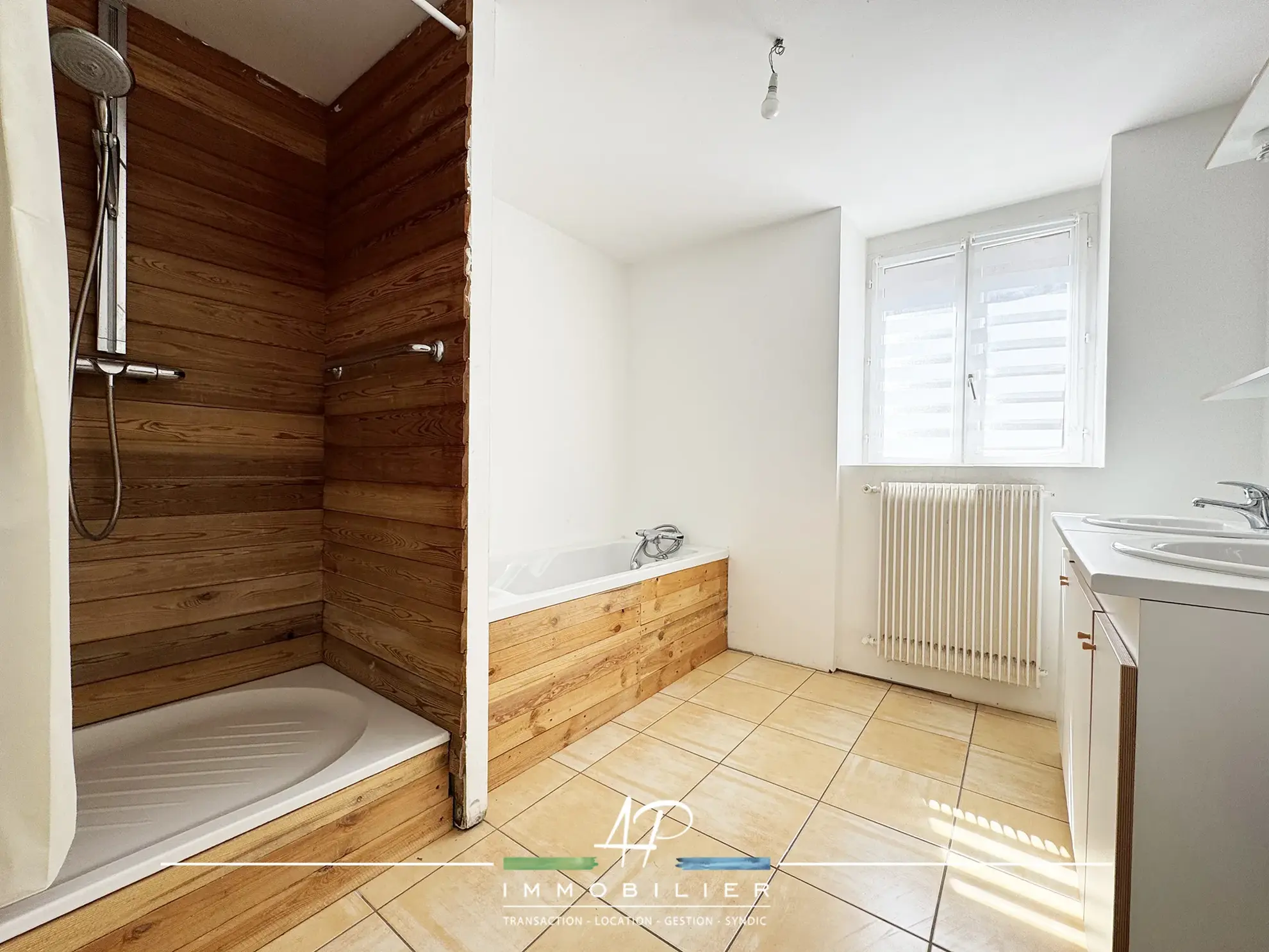 Charmante maison en pierres de 231 m² avec extérieur à Champagne-sur-Vingeanne 