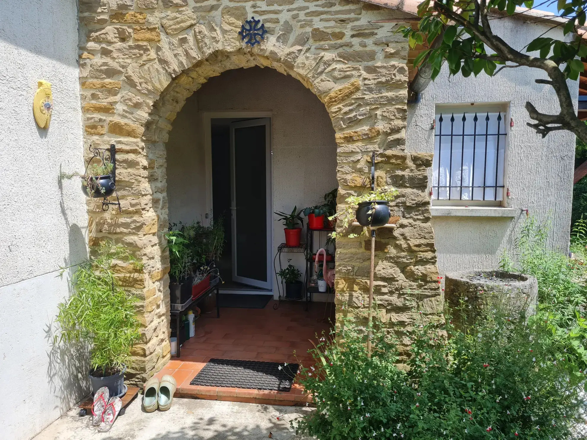 Maison de plain-pied avec grand terrain à Alès, proche centre-ville 