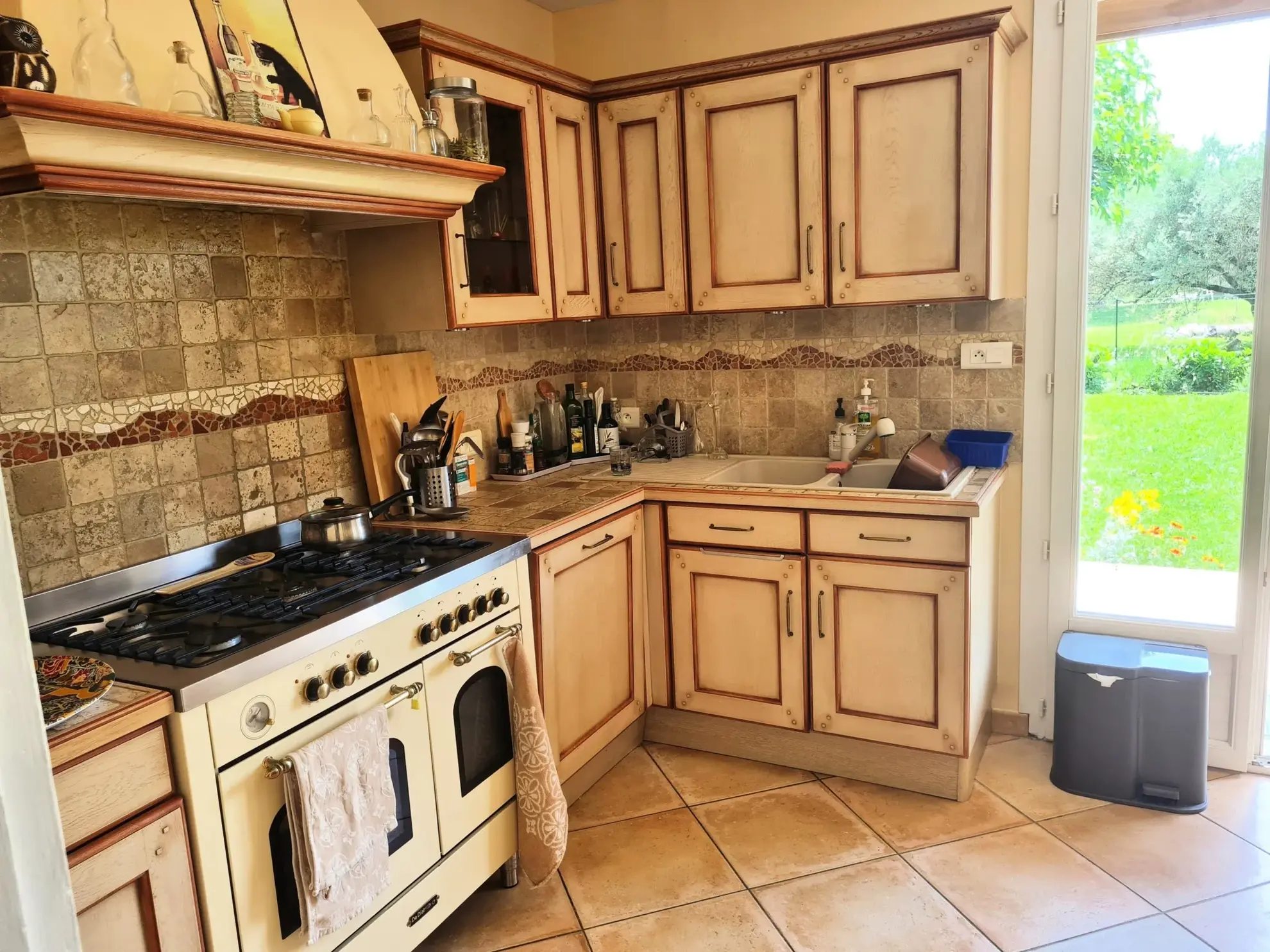 Maison de plain-pied avec grand terrain à Alès, proche centre-ville 