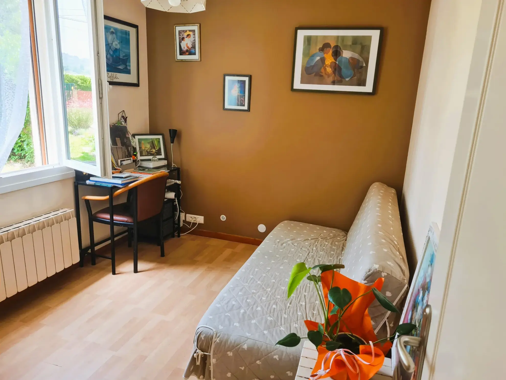 Maison de plain-pied avec grand terrain à Alès, proche centre-ville 