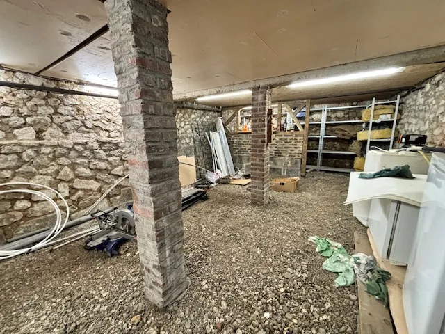 Maison T4 rénovée de 130m² avec garage et terrain constructible à Saint Aubin les Elbeuf 