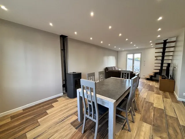 Maison T4 rénovée de 130m² avec garage et terrain constructible à Saint Aubin les Elbeuf 