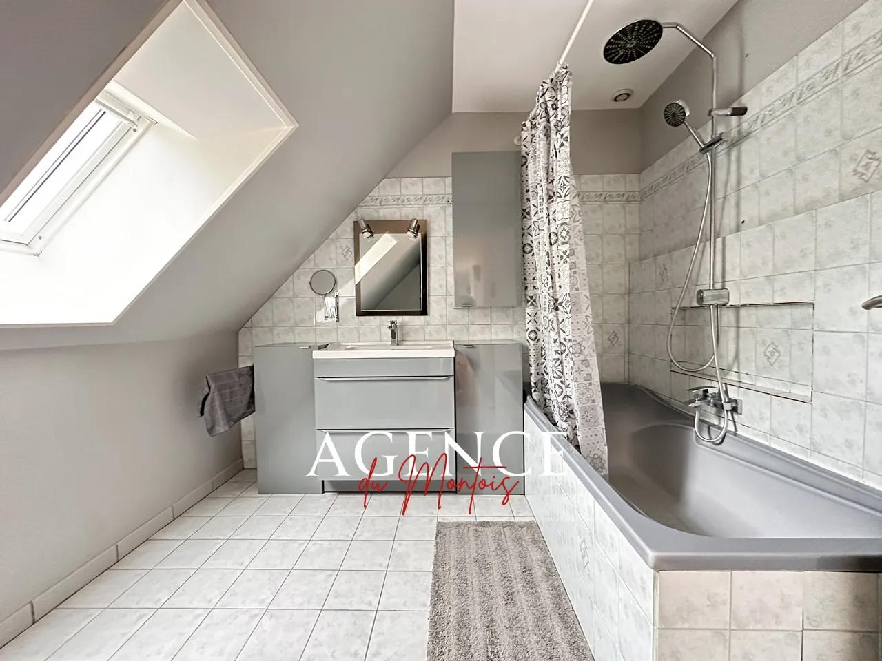 Maison à Bray-sur-Seine avec jardin clos et 4 chambres, confort moderne 