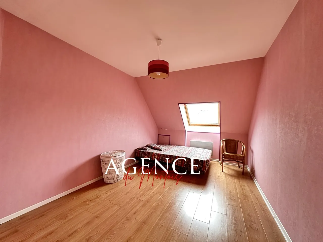 Maison à Bray-sur-Seine avec jardin clos et 4 chambres, confort moderne 