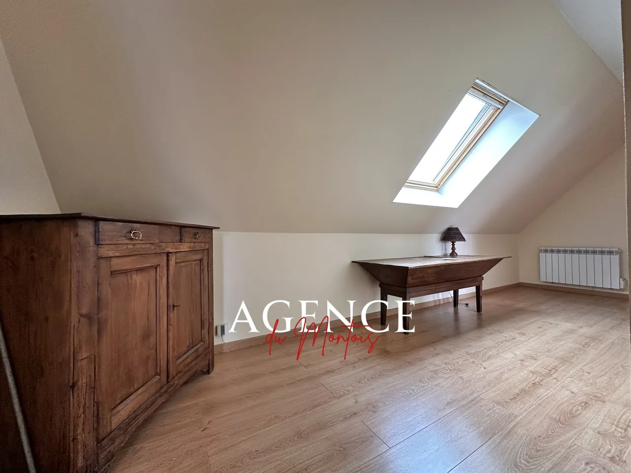 Maison à Bray-sur-Seine avec jardin clos et 4 chambres, confort moderne 