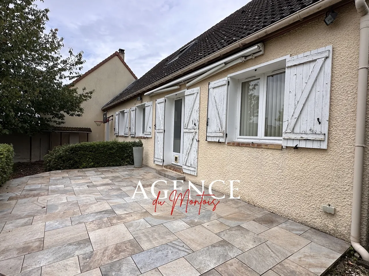 Maison à Bray-sur-Seine avec jardin clos et 4 chambres, confort moderne 