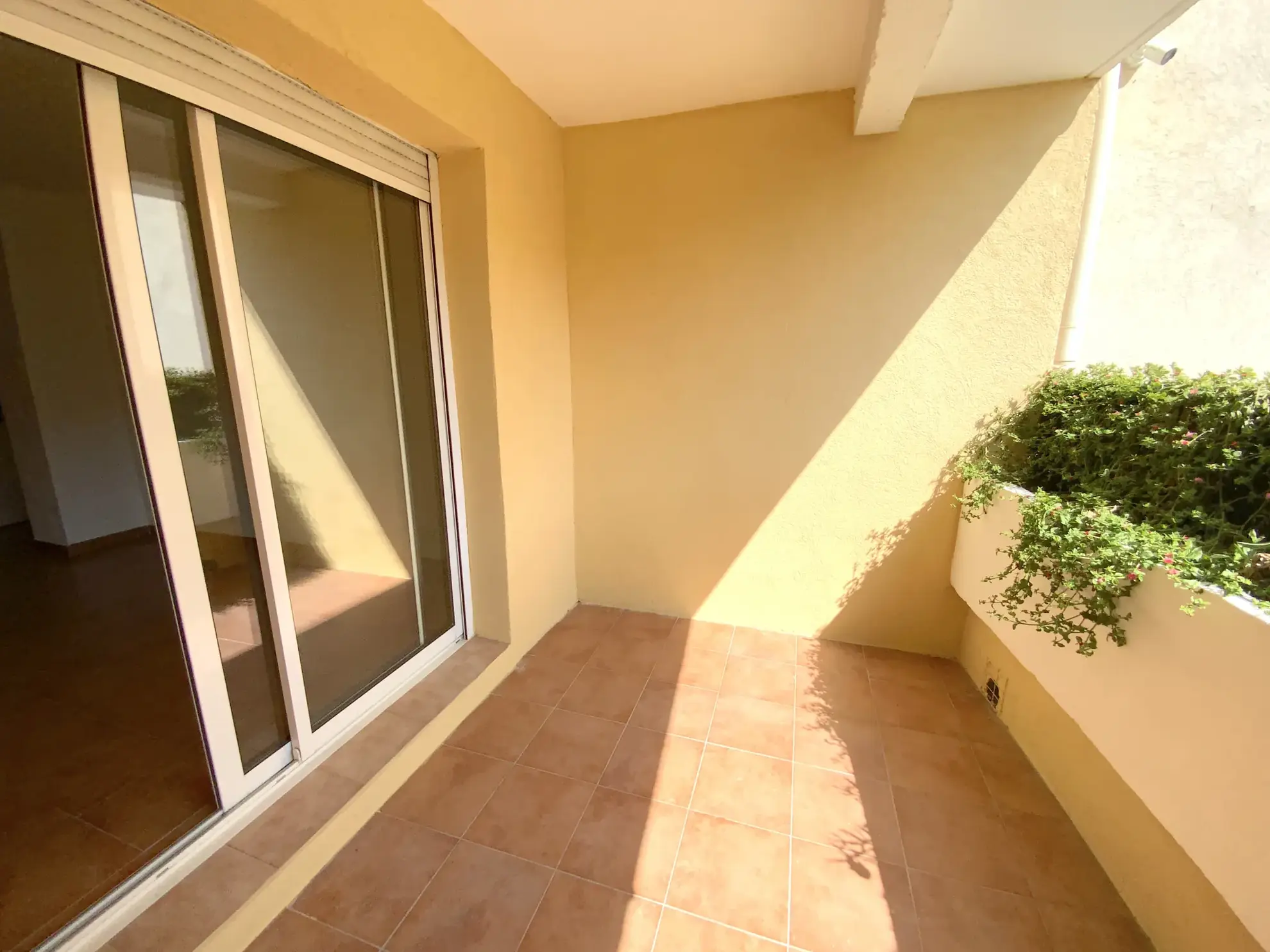 Charmant appartement T2 de 50,94 m² à Saint-Anne d'Événos avec terrasse et parking sécurisé 