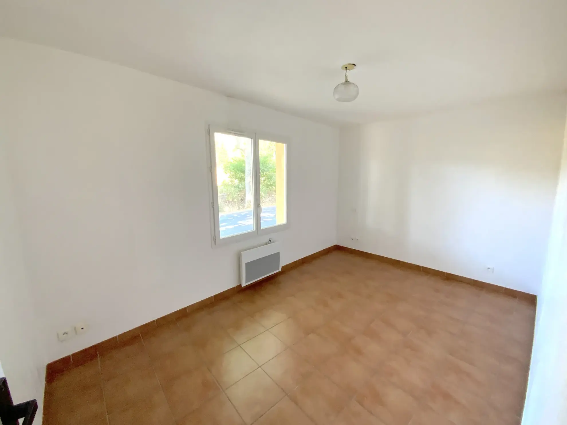 Charmant appartement T2 de 50,94 m² à Saint-Anne d'Événos avec terrasse et parking sécurisé 