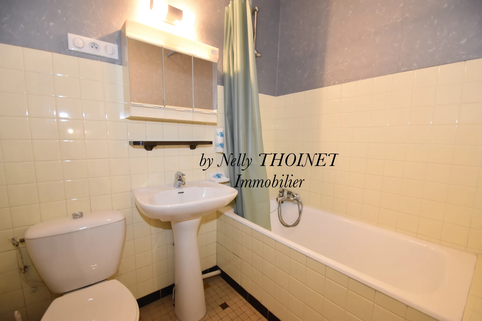 Maison de ville à Royat avec 3 chambres, garage et terrasse – Opportunité investisseur ou famille 