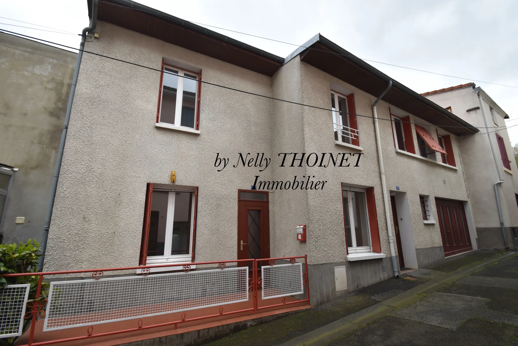 Maison de ville à Royat avec 3 chambres, garage et terrasse – Opportunité investisseur ou famille