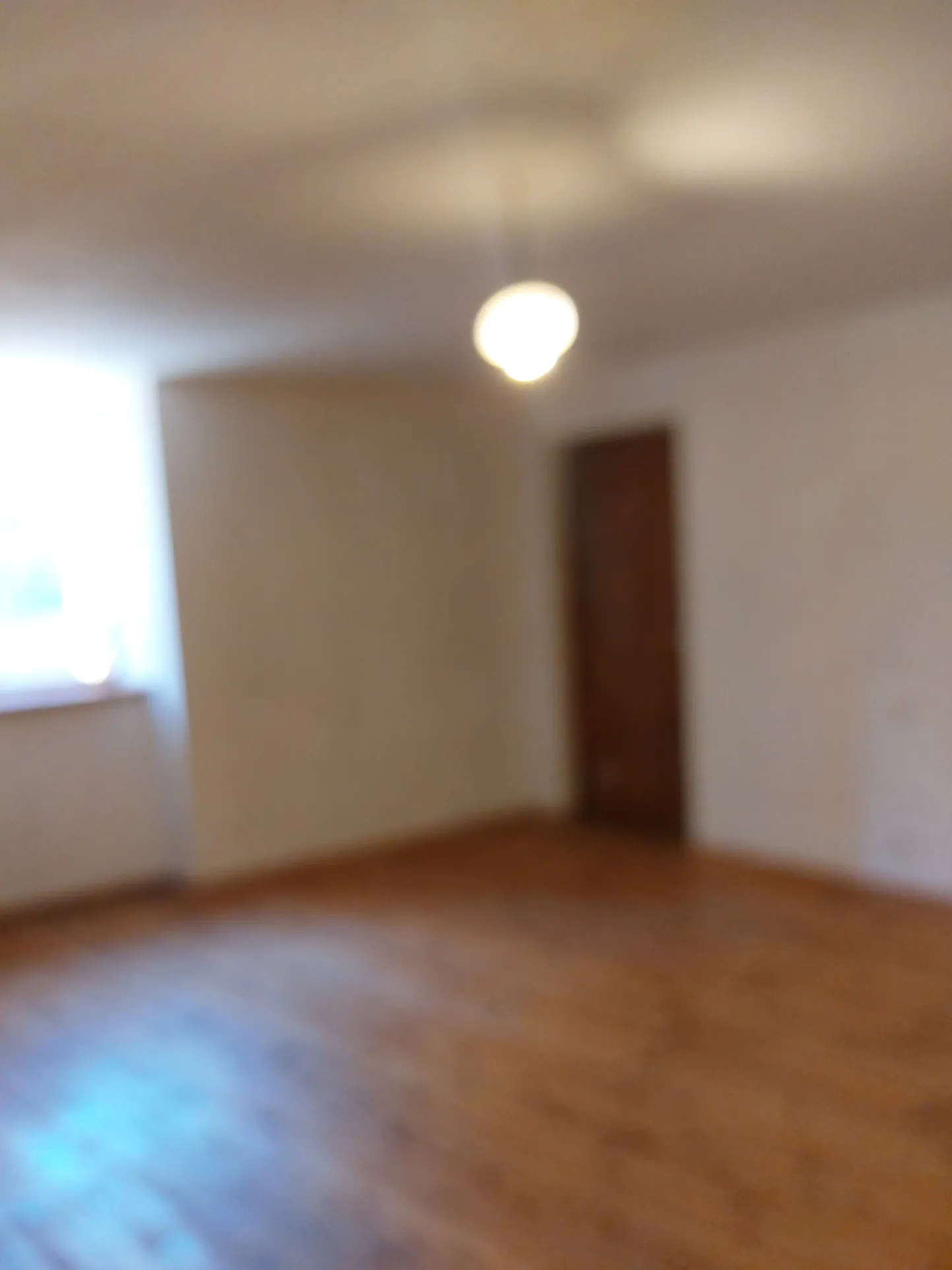 Maison en pierre de 102 m² avec caves, atelier et combles aménageables à Camares 