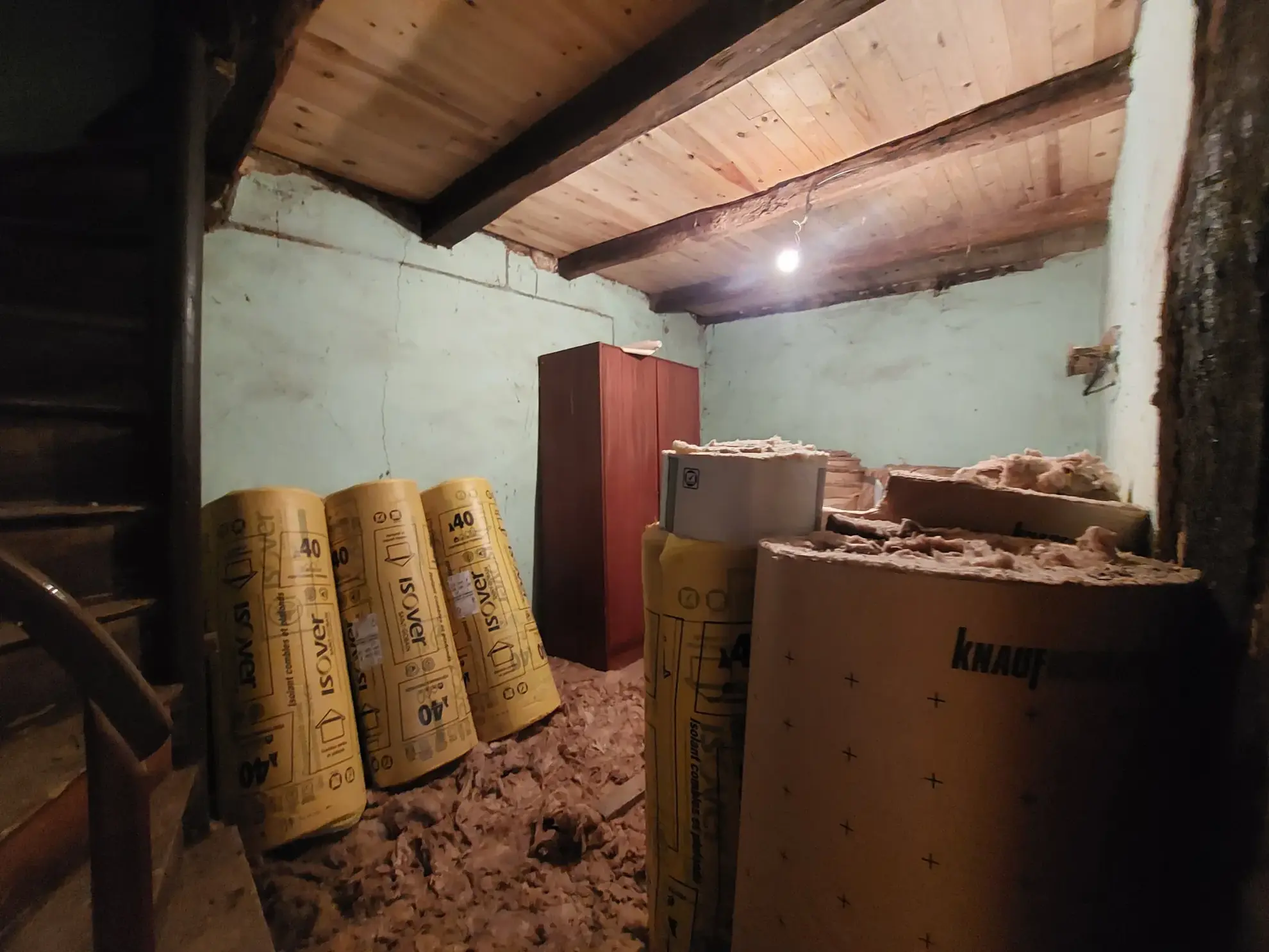 Maison en pierre de 102 m² avec caves, atelier et combles aménageables à Camares 