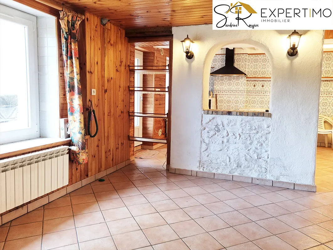 Maison de 153 m² avec grange et grand terrain arboré à Davayat, proche Riom 