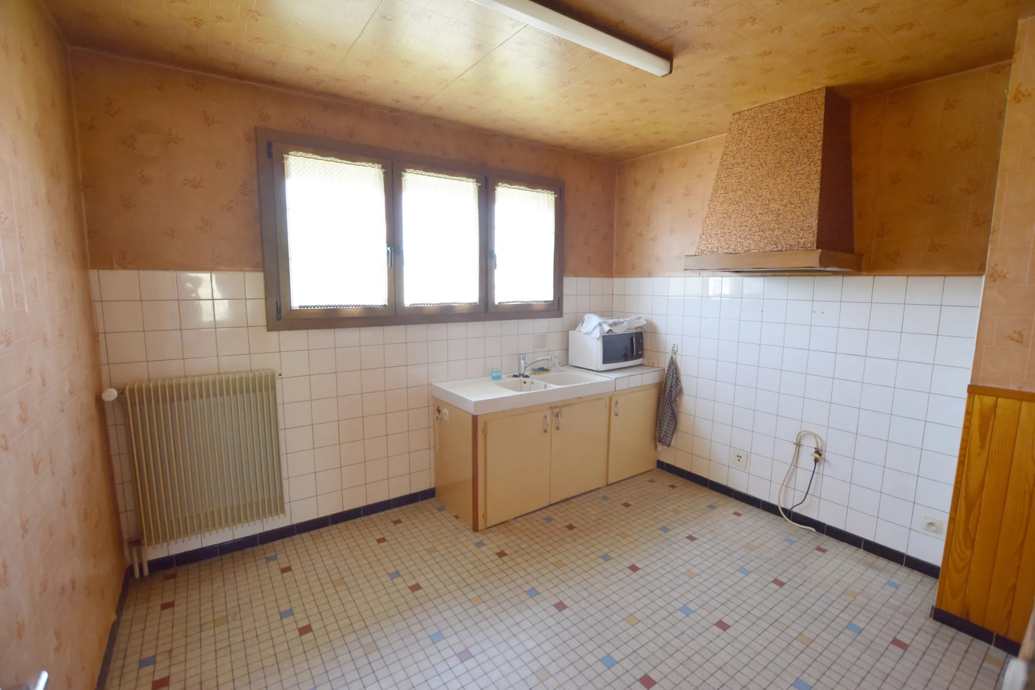 Maison lumineuse à Vieux-CharMont avec garage et terrain de 512 m² 