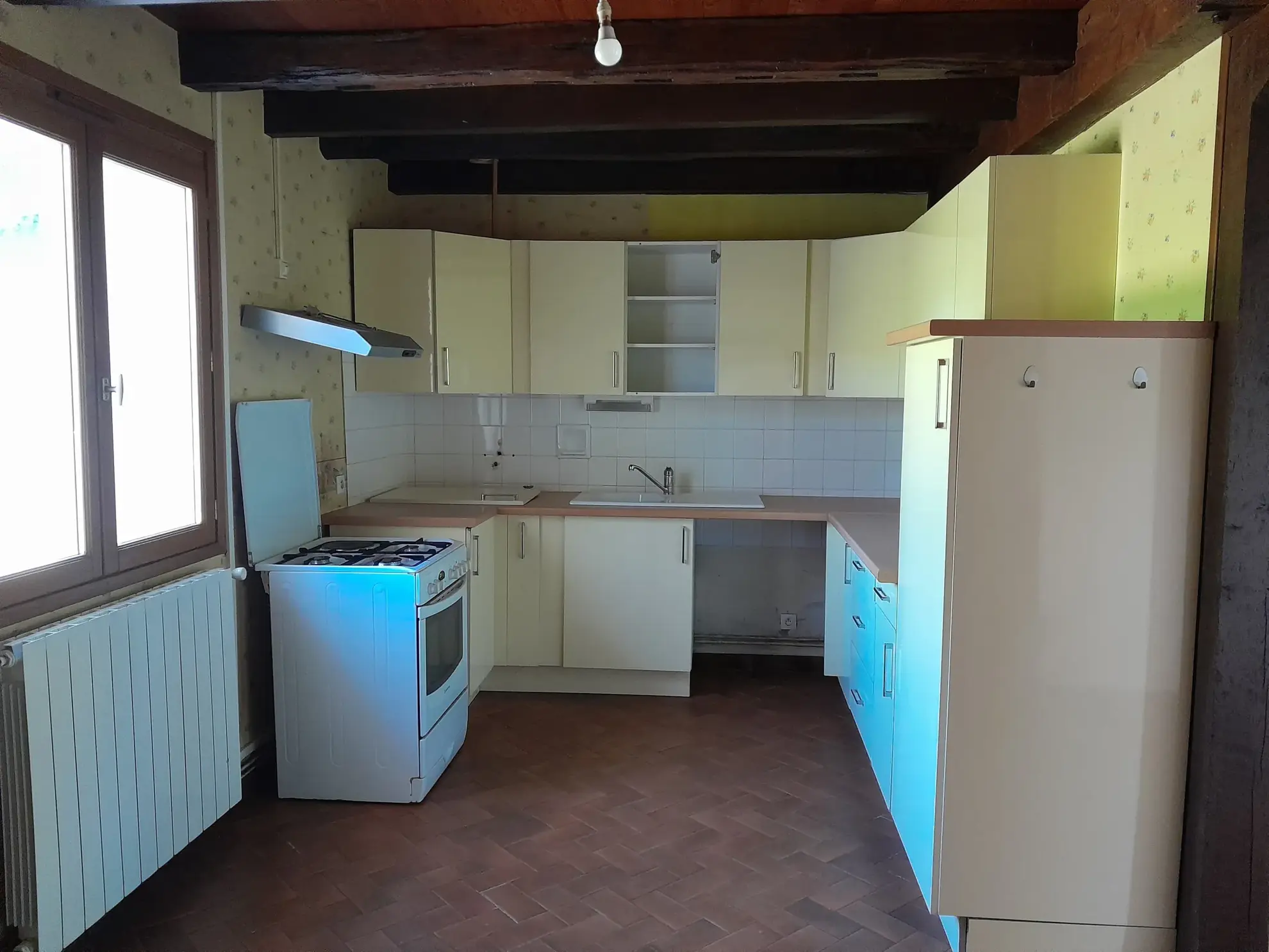 Maison de campagne de plain-pied avec garage et jardin à Lauzerte, 80m² 