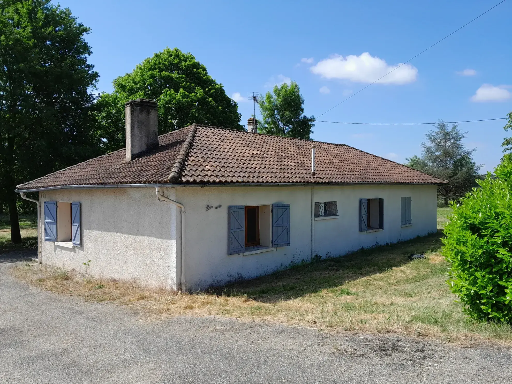 Maison de campagne de plain-pied avec garage et jardin à Lauzerte, 80m² 