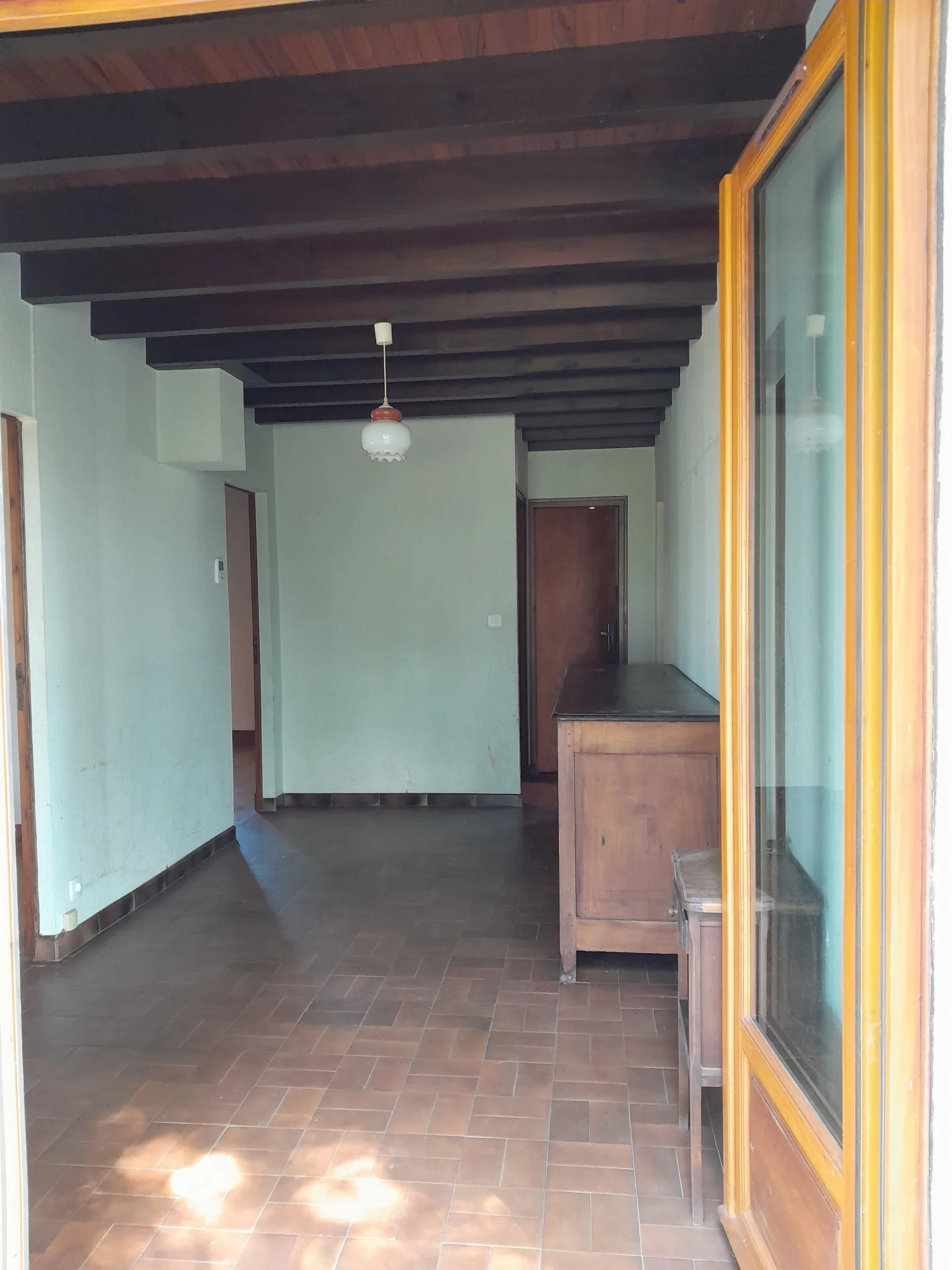 Maison de campagne de plain-pied avec garage et jardin à Lauzerte, 80m² 