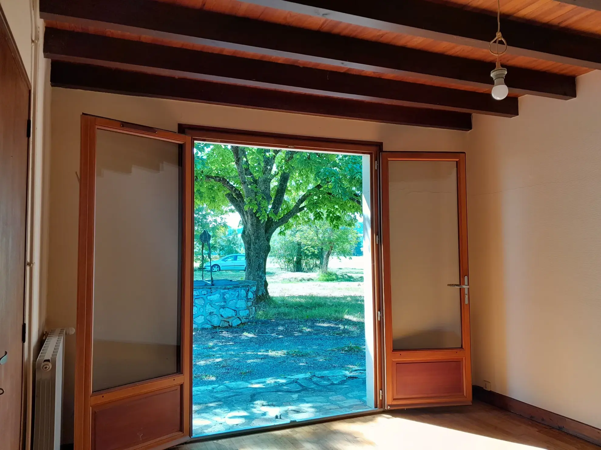 Maison de campagne de plain-pied avec garage et jardin à Lauzerte, 80m² 