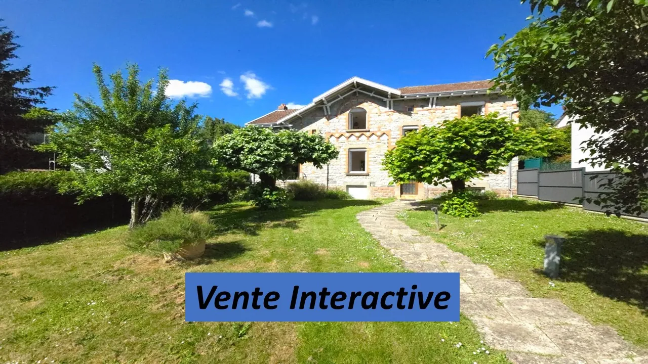 Grande maison à Panazol avec terrasse et 6 chambres, idéale pour rénovation