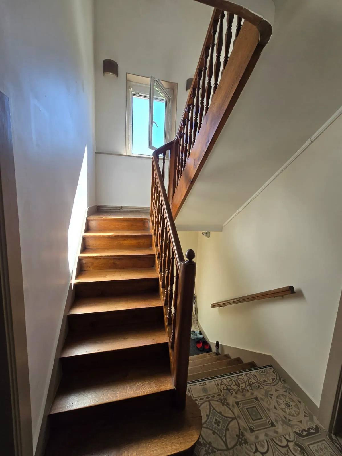 Grande maison à Panazol avec terrasse et 6 chambres, idéale pour rénovation 